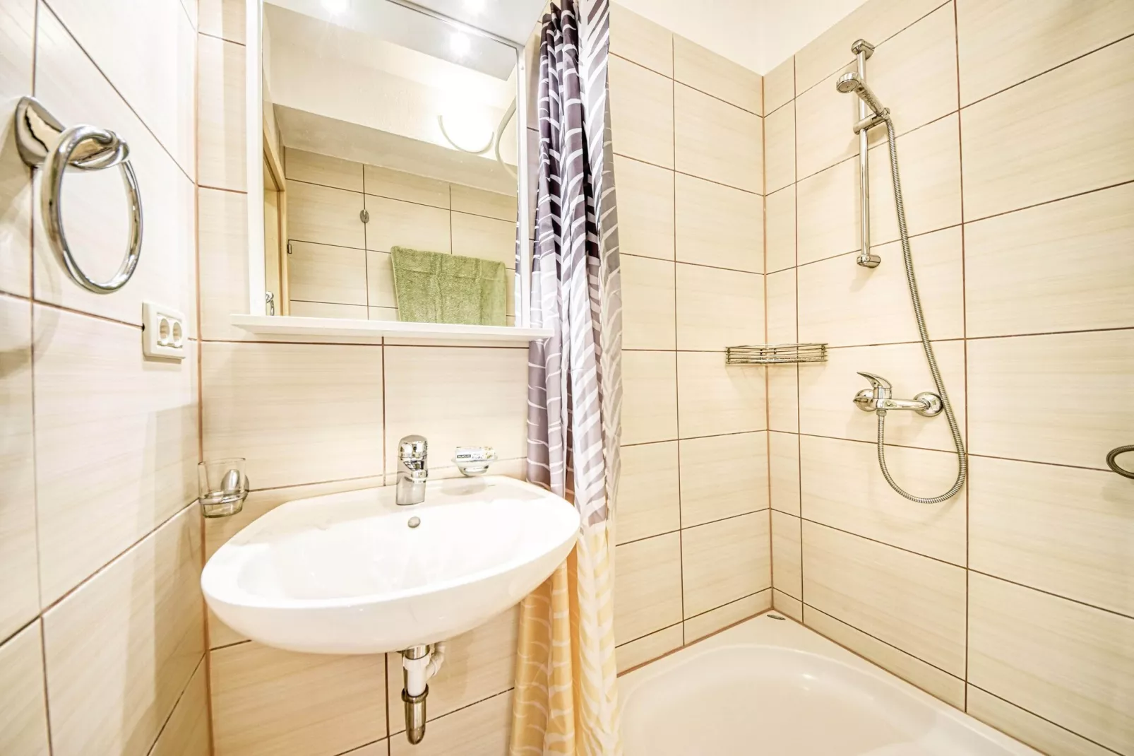 Apartments Gracin - Superior One Bedroom Apartment with Terrace (A2)-Badkamer