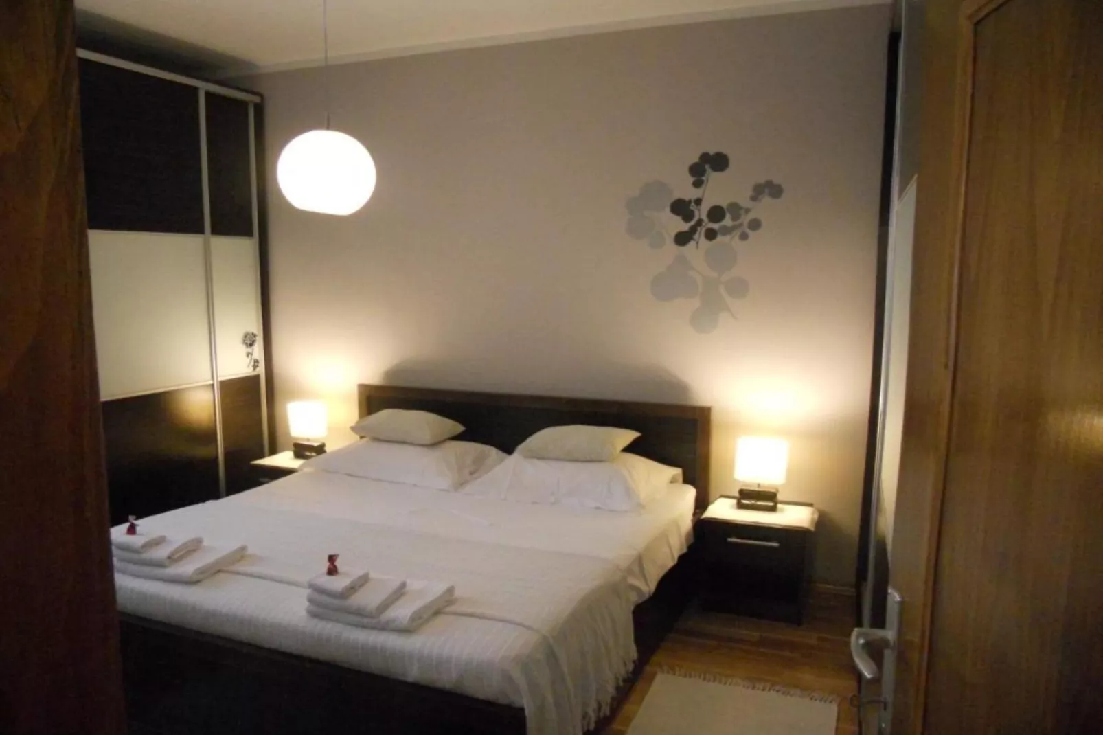 Apartment Plaza - One Bedroom Apartment With Sea View-Slaapkamer
