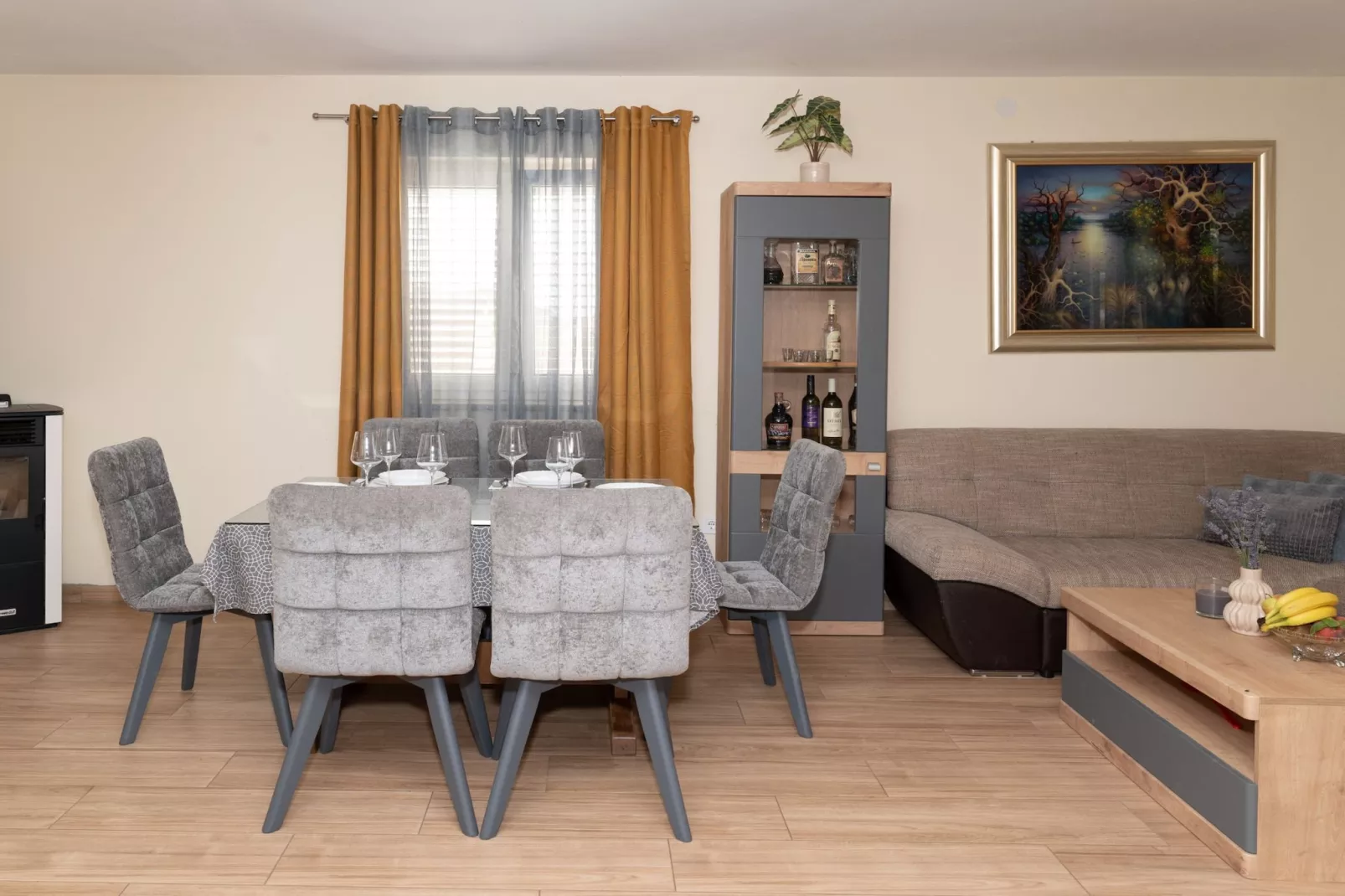 Five Bedroom Villa With Pool-Eetkamer