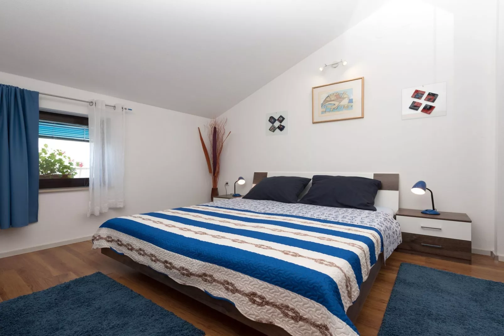 Stylish Lovran Sea View Apartments - One Bedroom Apartment with Terrace and Sea View-Slaapkamer