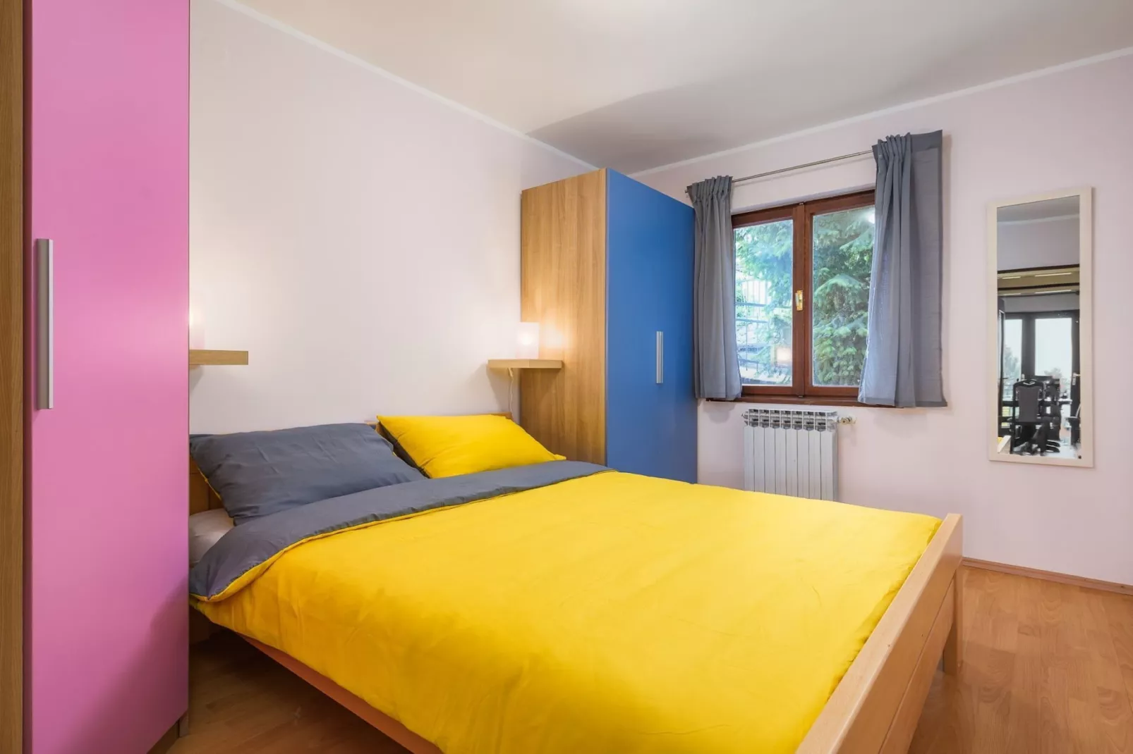 Charming Lovran Apartments with Wonderful Sea View - Two Bedroom Apartment-Slaapkamer