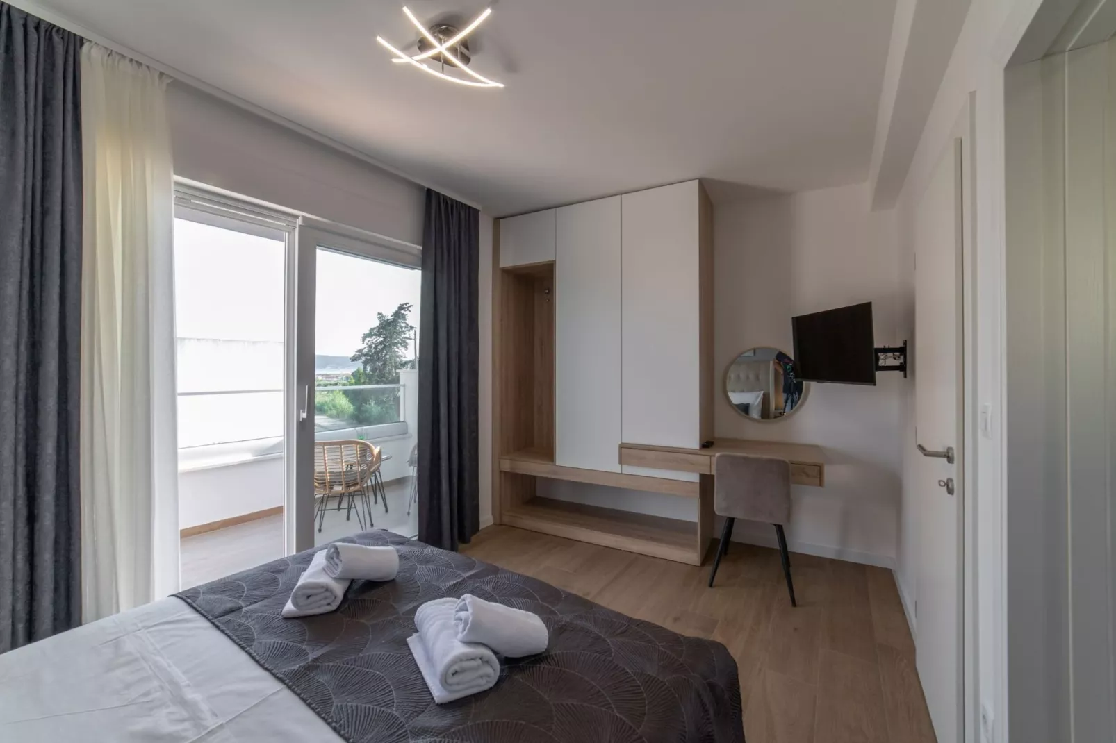 Luxury Kastela Villa with Heated Pool and Lounge Area - Four Bedroom Villa-Slaapkamer