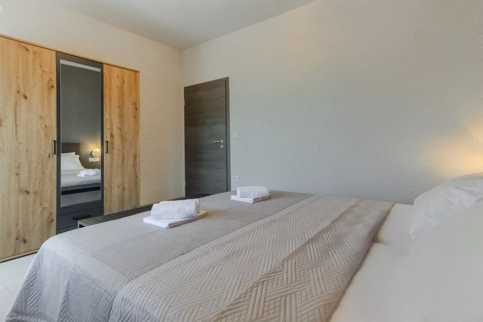 Majestic Kastel Stari Apartment with Terrace - Two Bedroom Apartment with Terrace-Slaapkamer