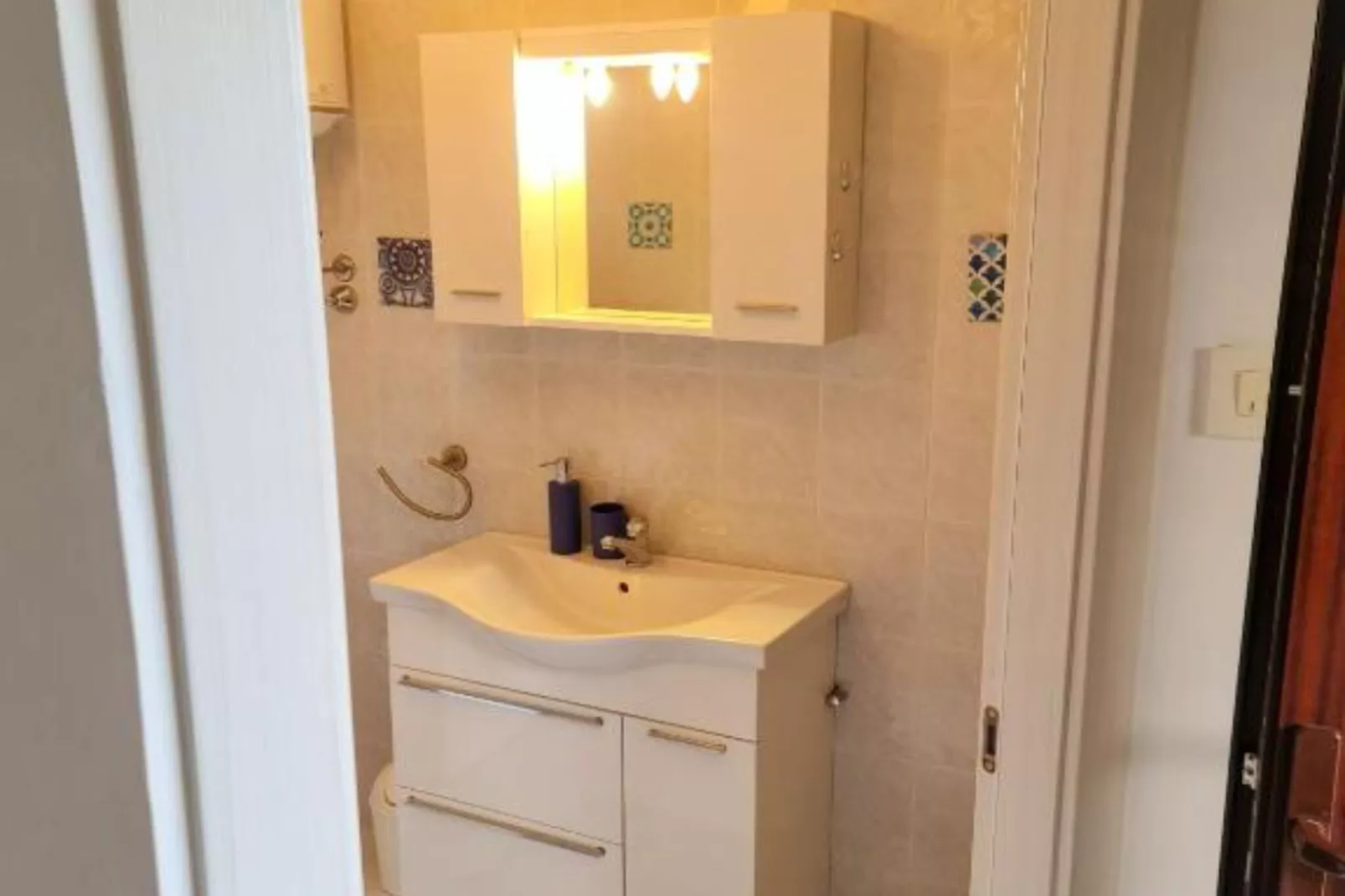 Apartments Marko - Three Bedroom Apartment with Sea View-Badkamer