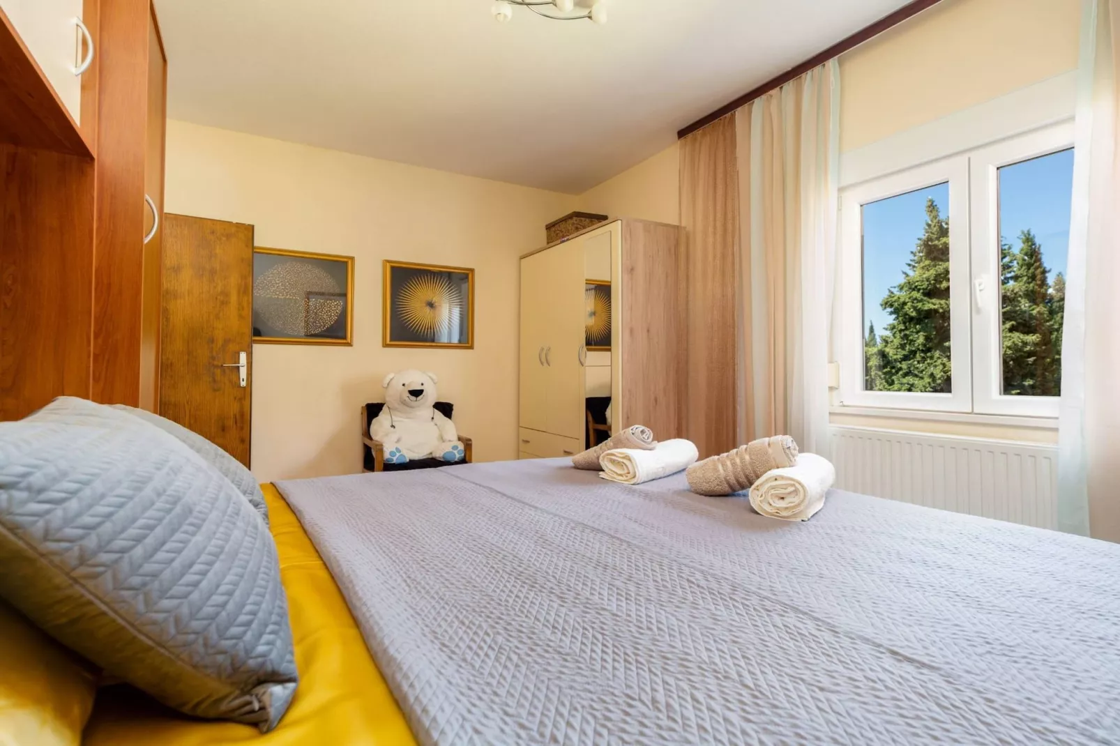 Luxury Seget Donji Apartments with Terrace and Sea View - Three Bedroom Apartment with Terrace and Sea View-Slaapkamer