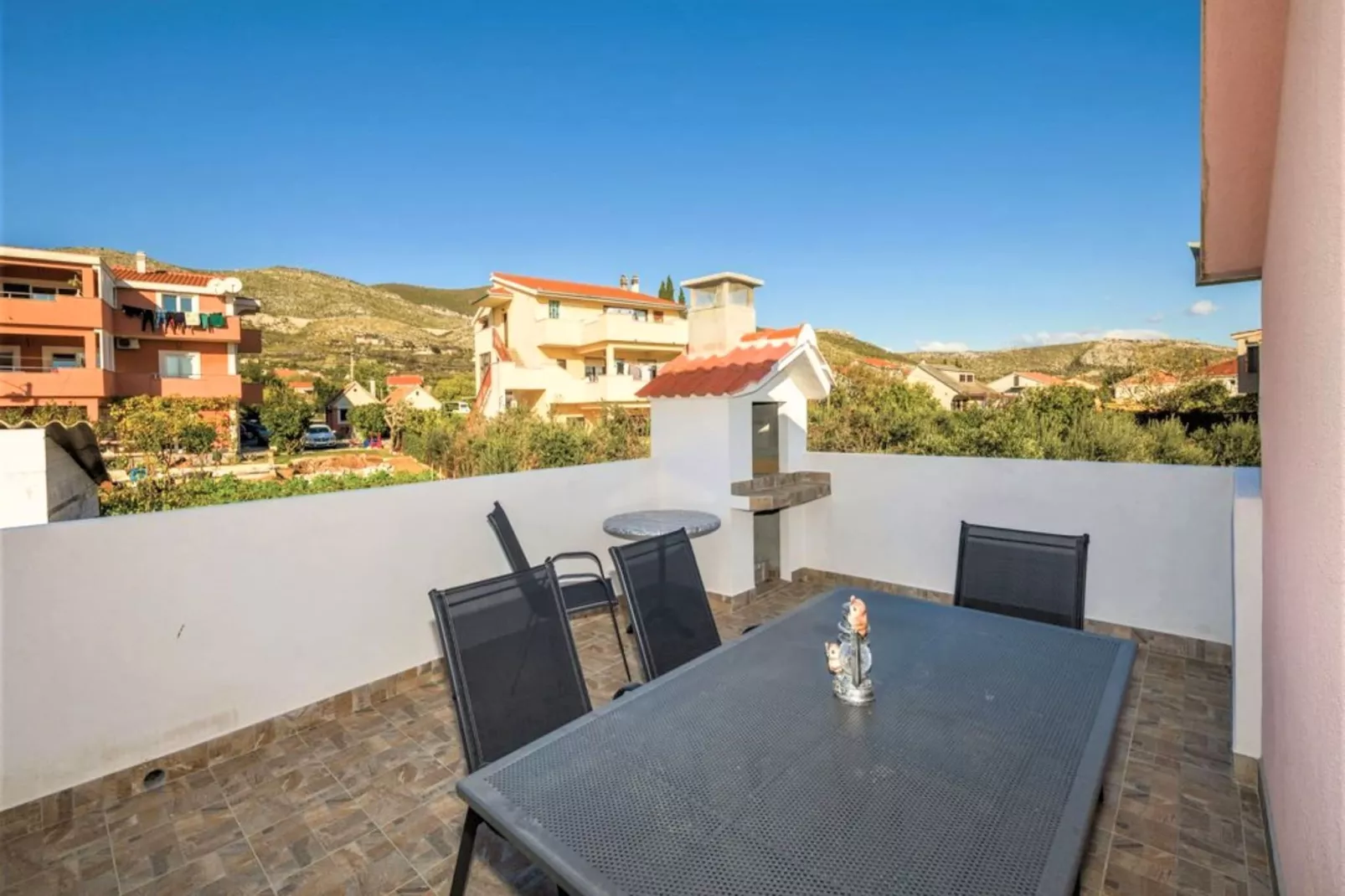 Trogir Comfortable Apartment with Terrace - Two Bedroom Apartment with Terrace