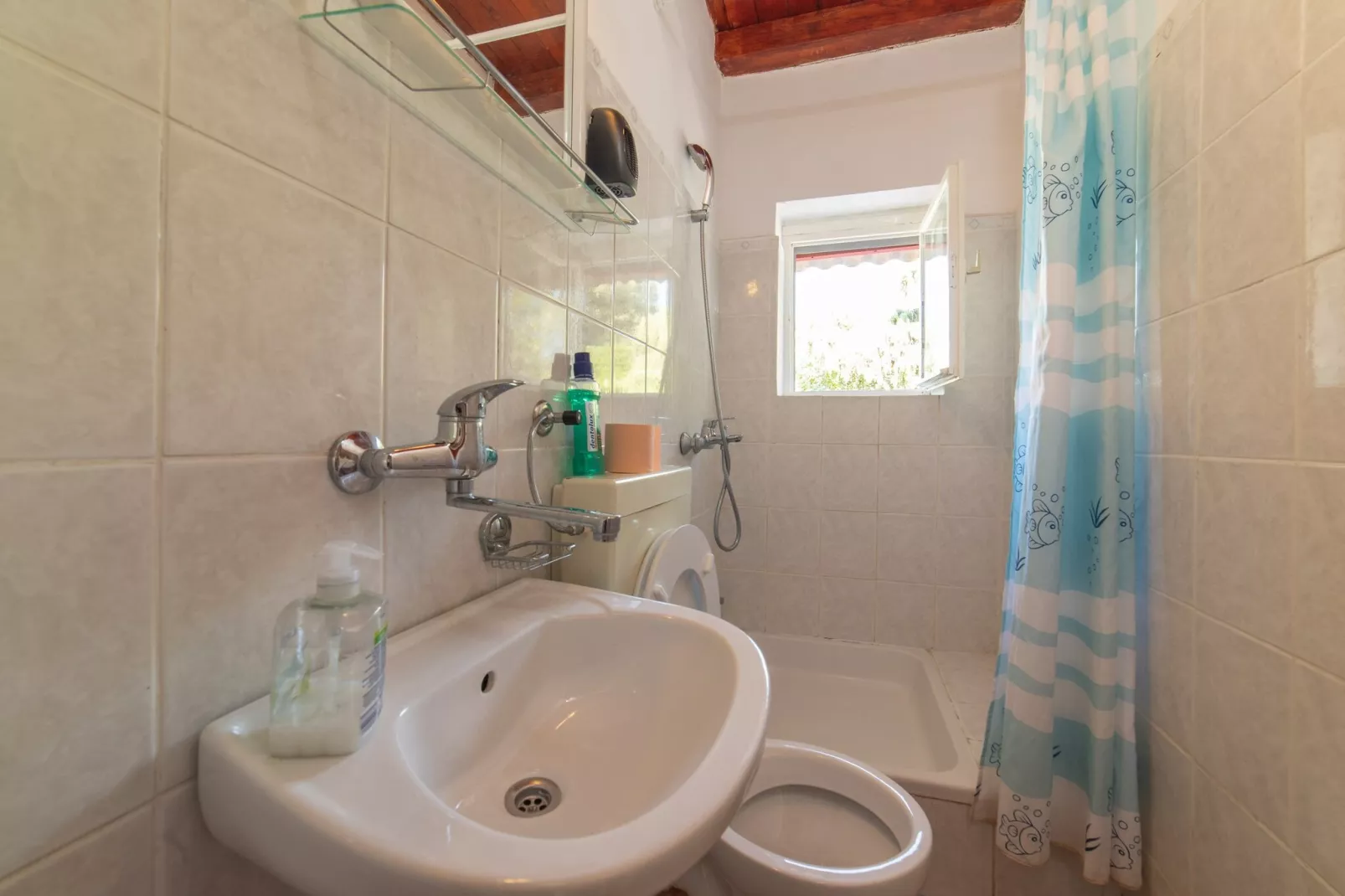Two Bedroom Holiday Home-Badkamer