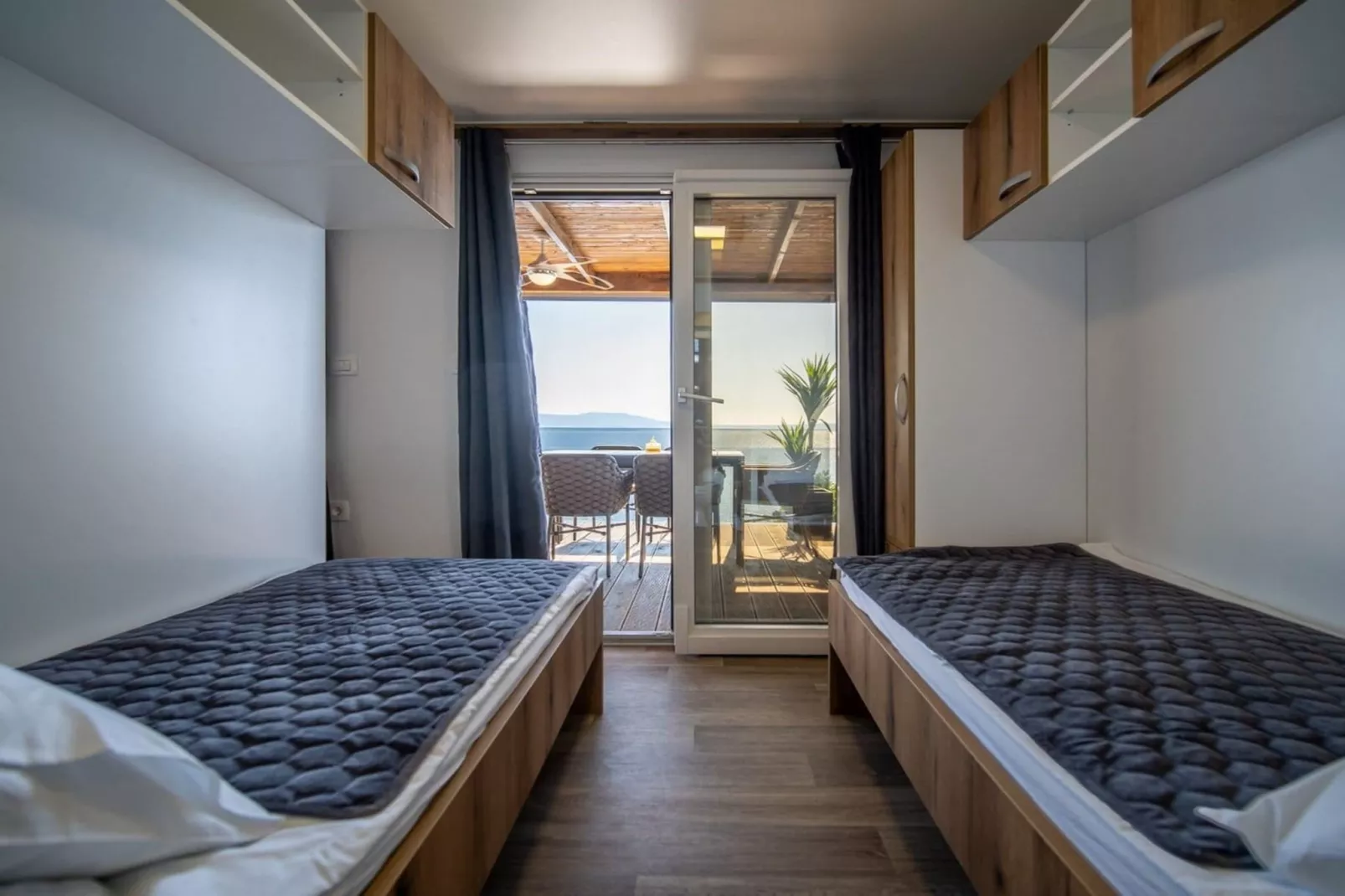 Seaside Deluxe Escape at Klenovica Camping - Two Bedroom Mobile Home with Hot-Tub  (owner 419)-Slaapkamer