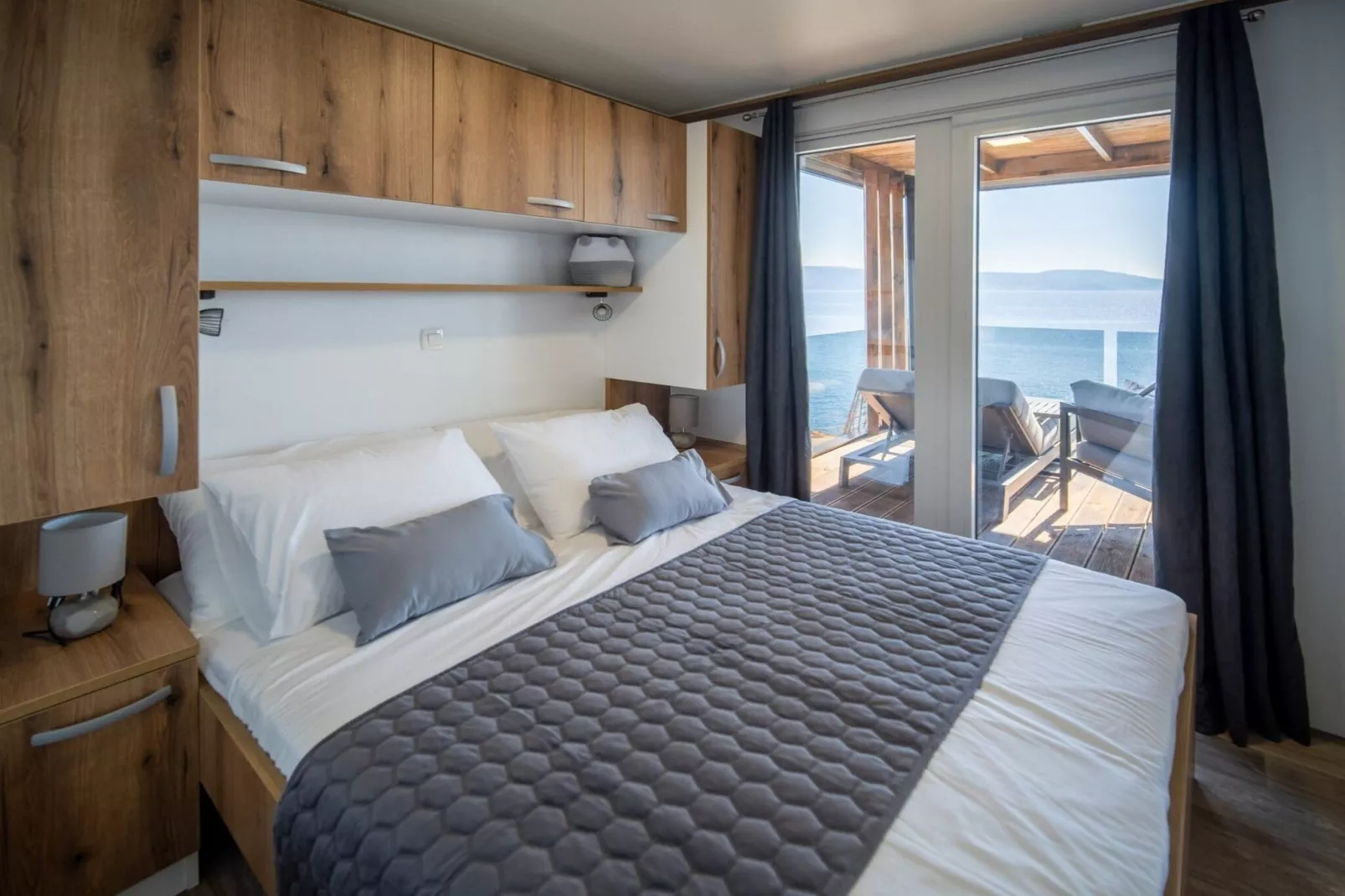 Seaside Deluxe Escape at Klenovica Camping - Two Bedroom Holiday Home with Terrace (owner 418)-Slaapkamer