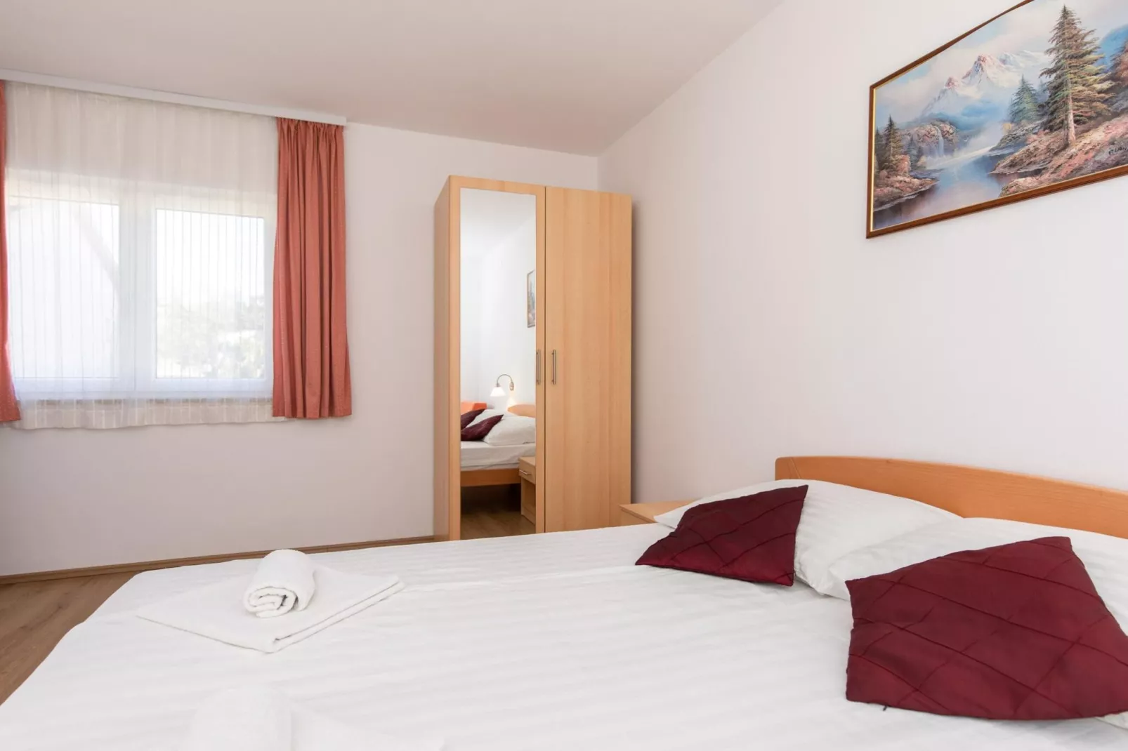Scenic Elegant Apartments Krk with Balcony and Pool - Classic Two Bedroom Apartment with Balcony and Pool (owner 2)-Slaapkamer