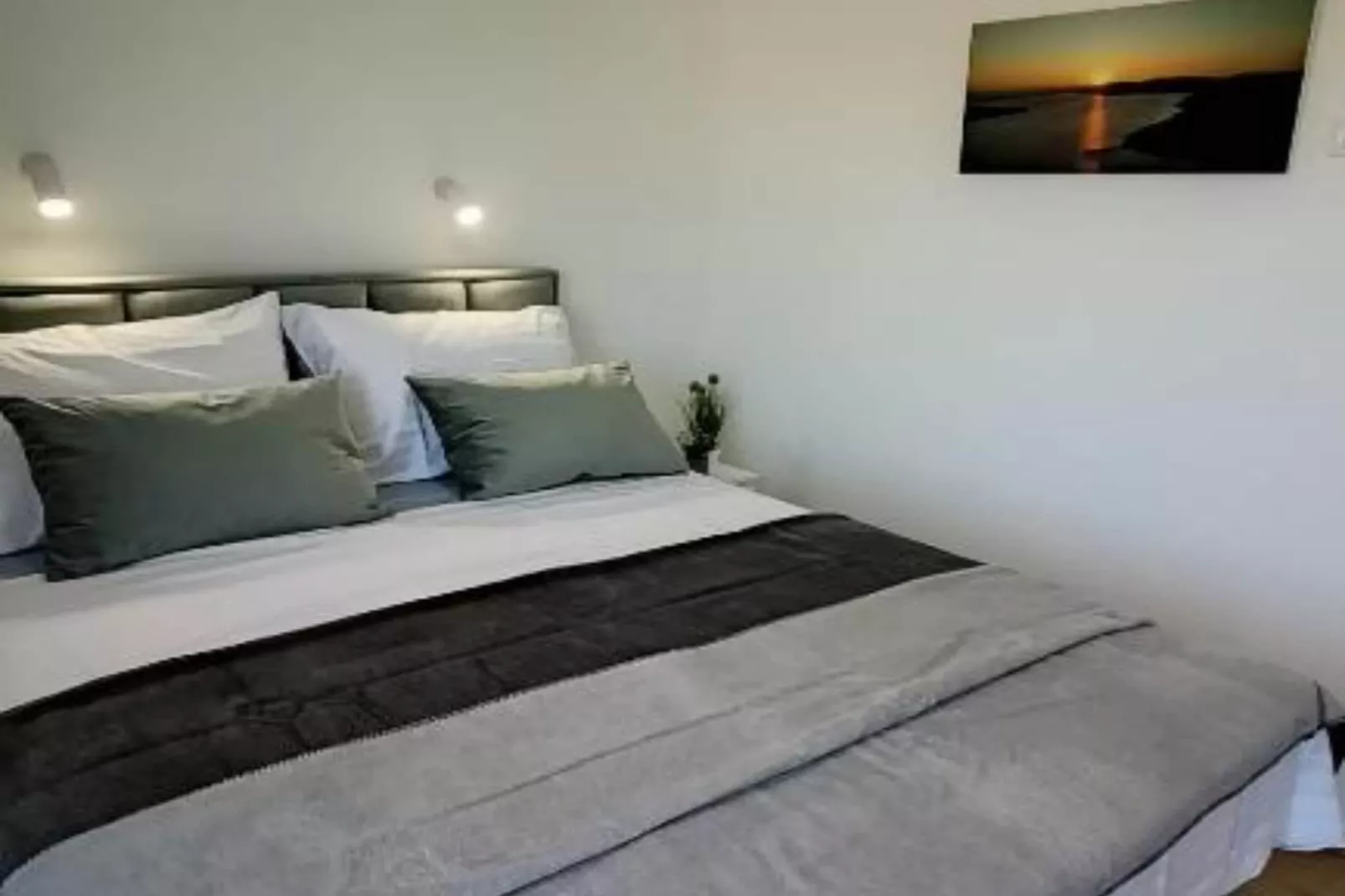 Villa Sunrise with Outdoor Pool - Four Bedroom Villa with Pool-Slaapkamer