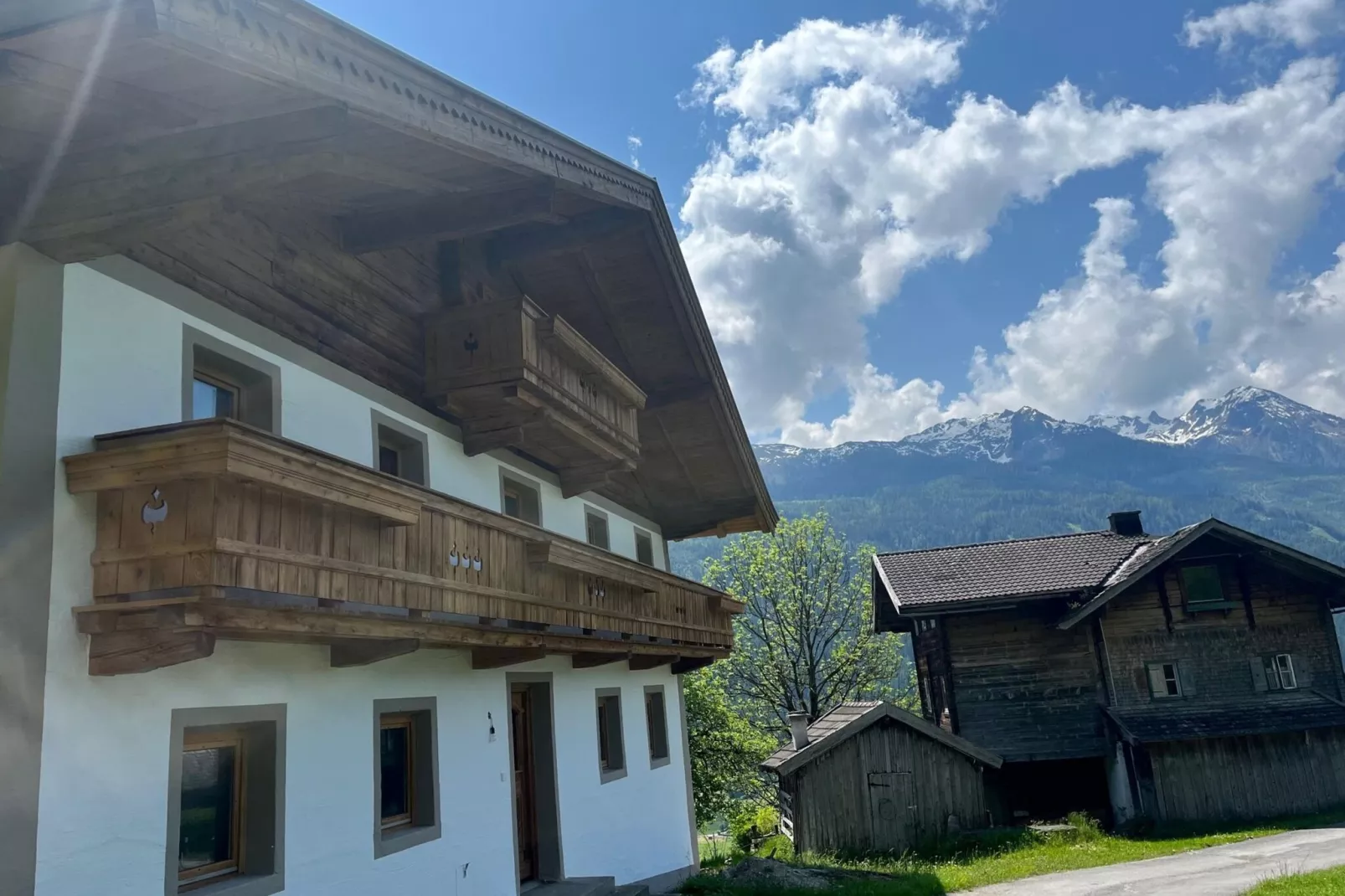 Bauernhaus Stoanerbauer-Buitenkant zomer