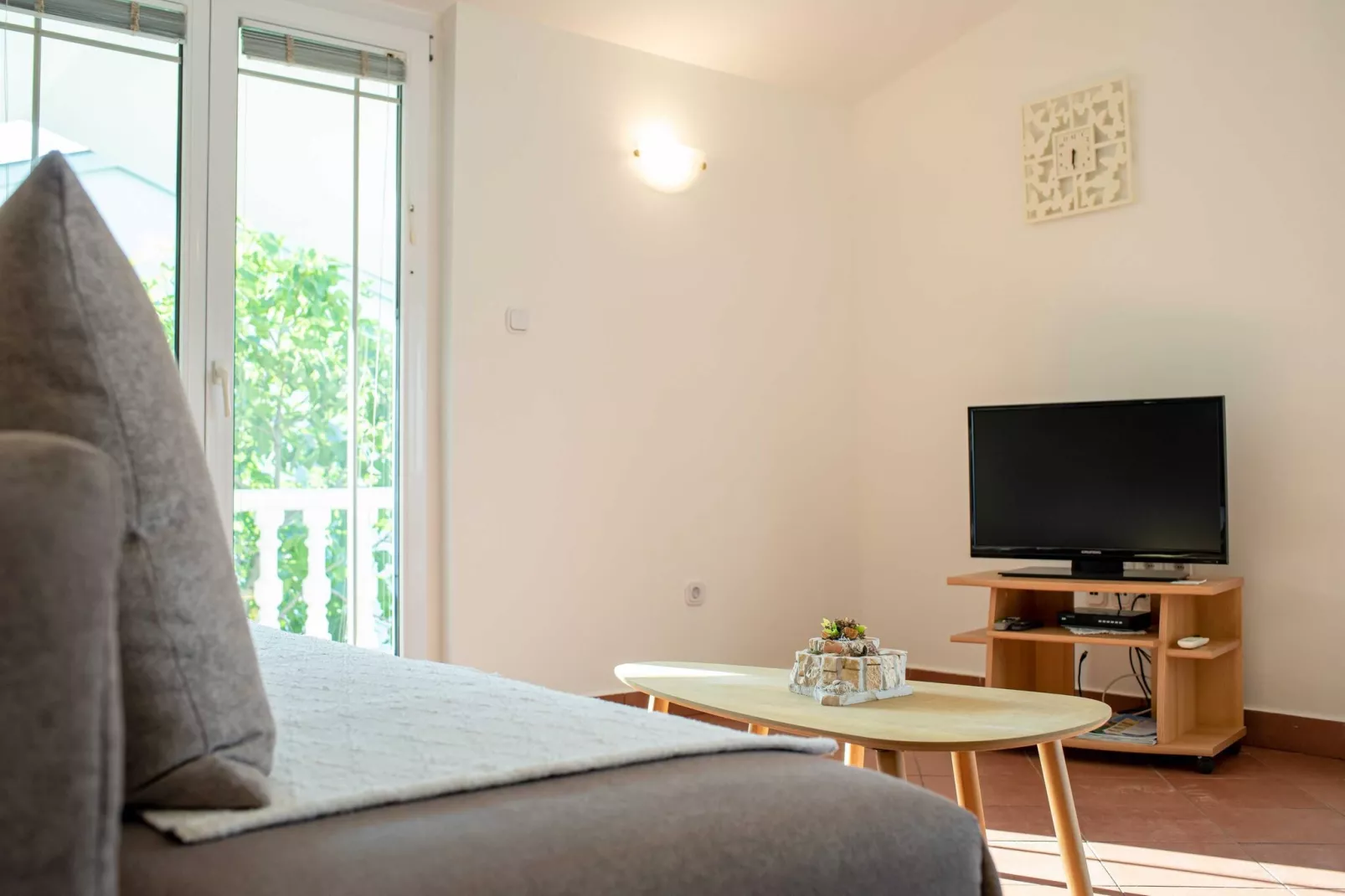 Apartments Ivankovic - Two Bedroom Apartment with Terrace-Woonkamer