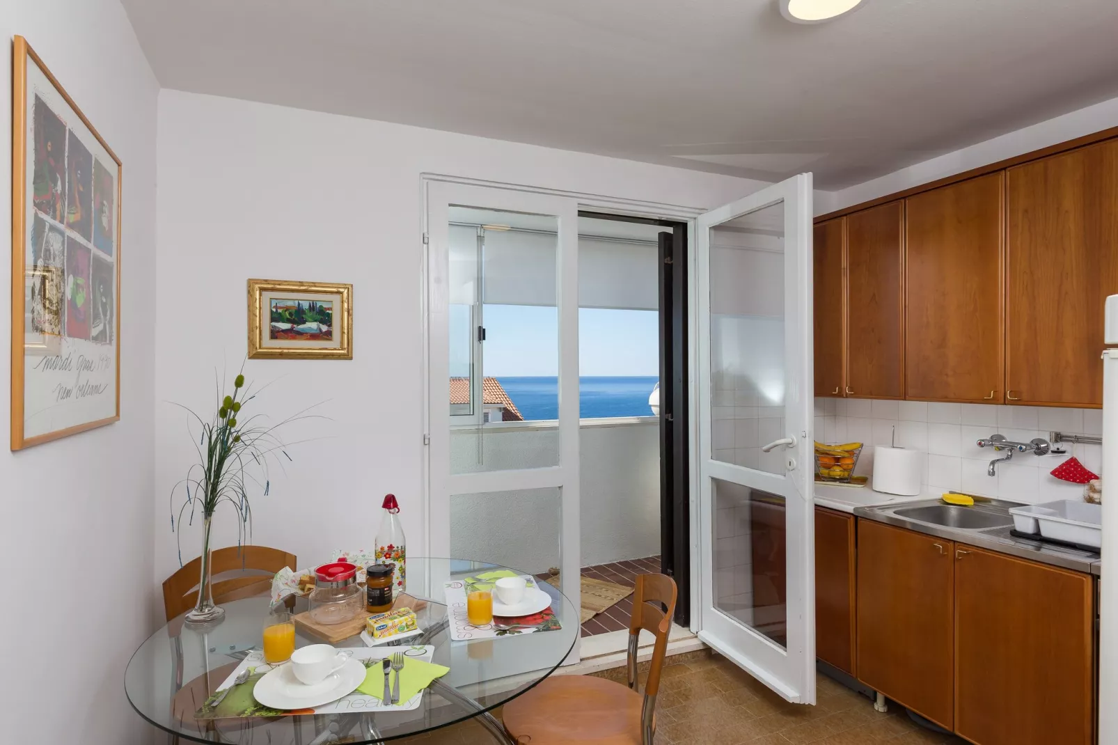 Apartment Nana-One Bedroom Apartment with Loggia and Sea View-Keuken