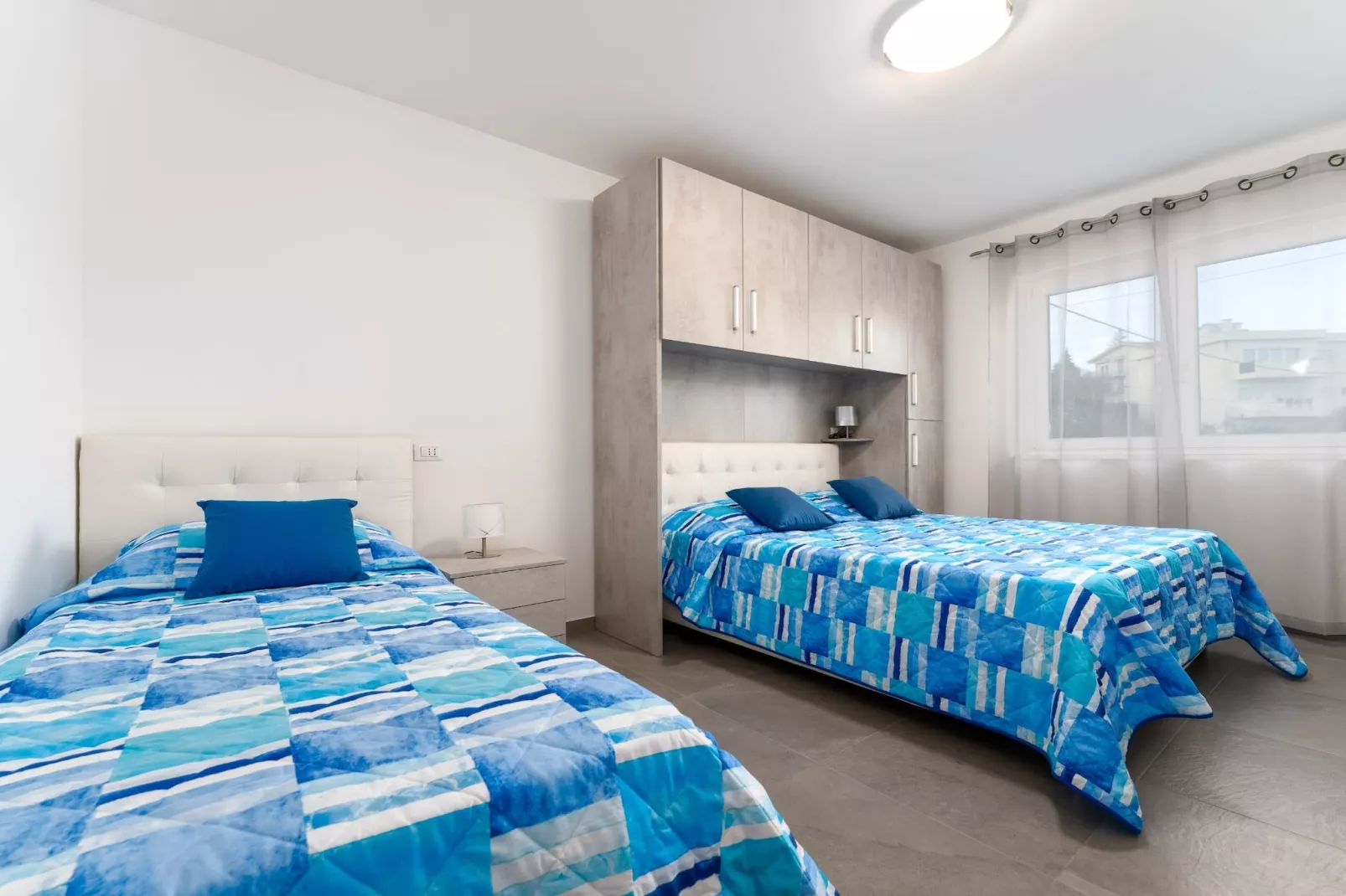 Apartment Baricevic - Two Bedroom Apartment with Balcony-Woonkamer