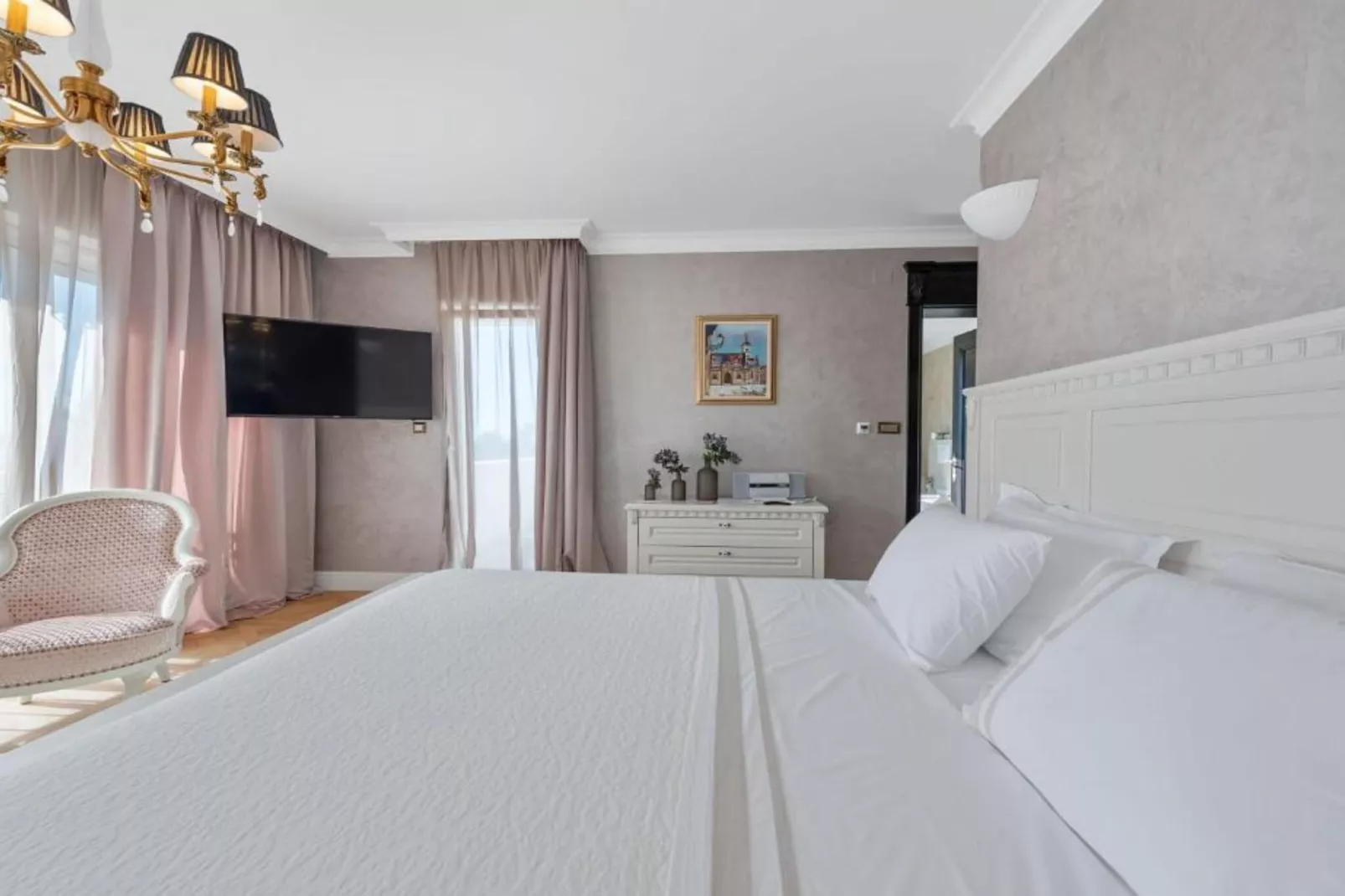 Villa Carolus in Vodice - Five Bedroom Villa with Terrace and Swimming pool-Slaapkamer