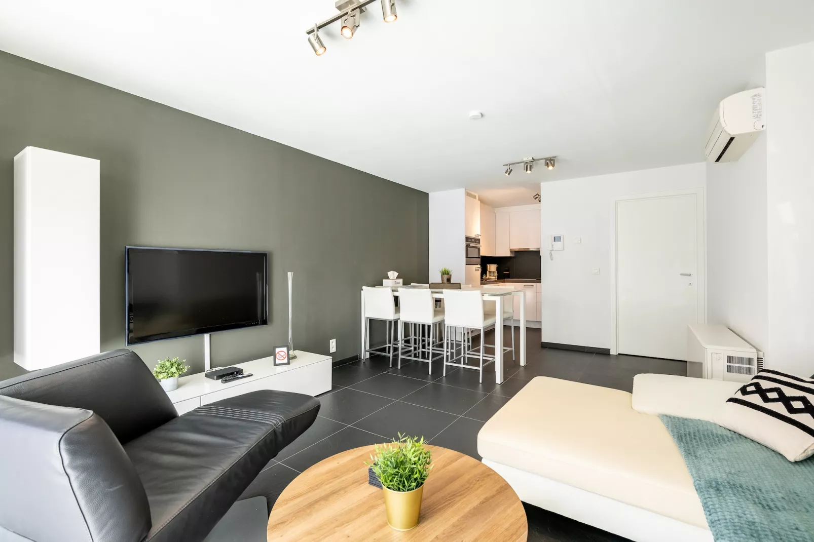 SEAGARDEN VILLAGE 003 0001-Woonkamer