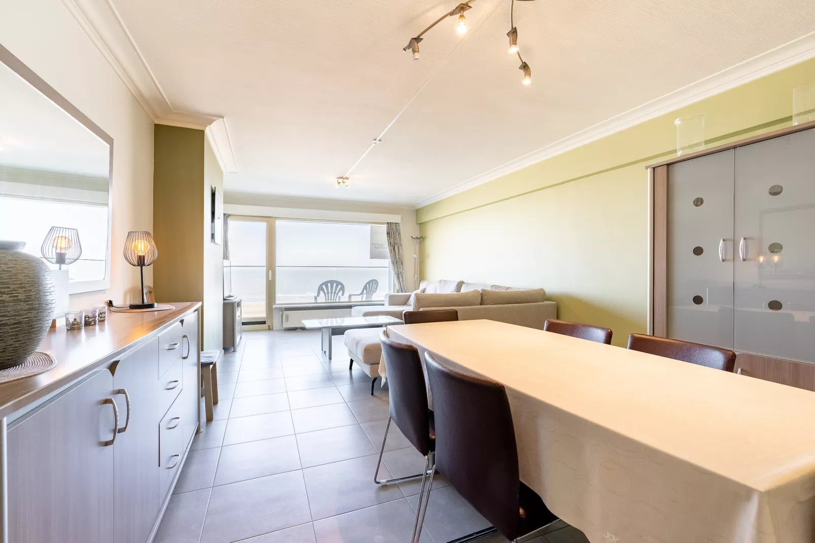 EXCELSIOR 26A-Eetkamer