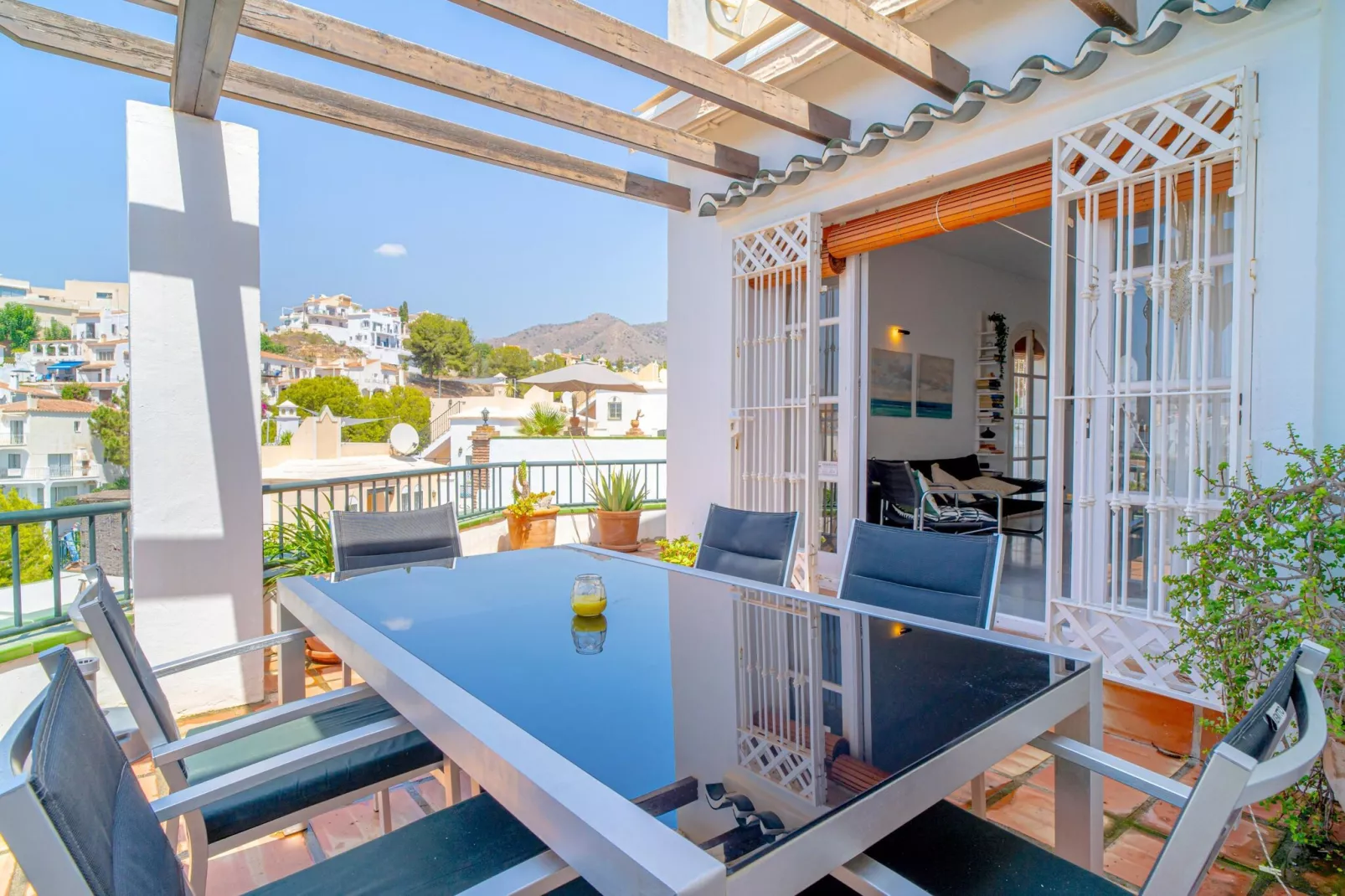 Casa Corazon Burriana by Casasol-Eetkamer