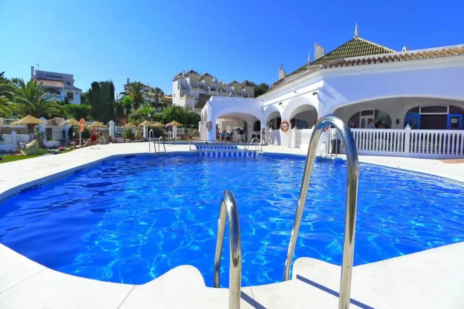 Capistrano Playa 116 by Casasol-Zwembad