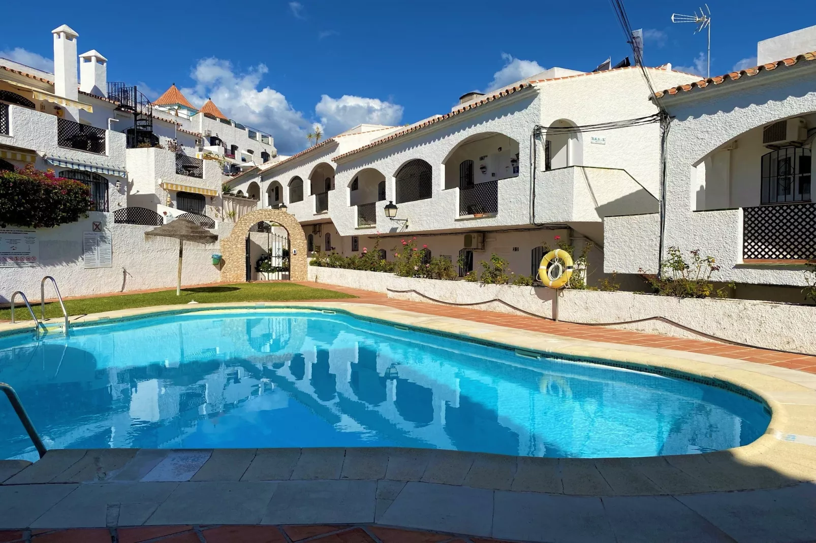 Verano Azul 67 Seaview by Casasol-Zwembad