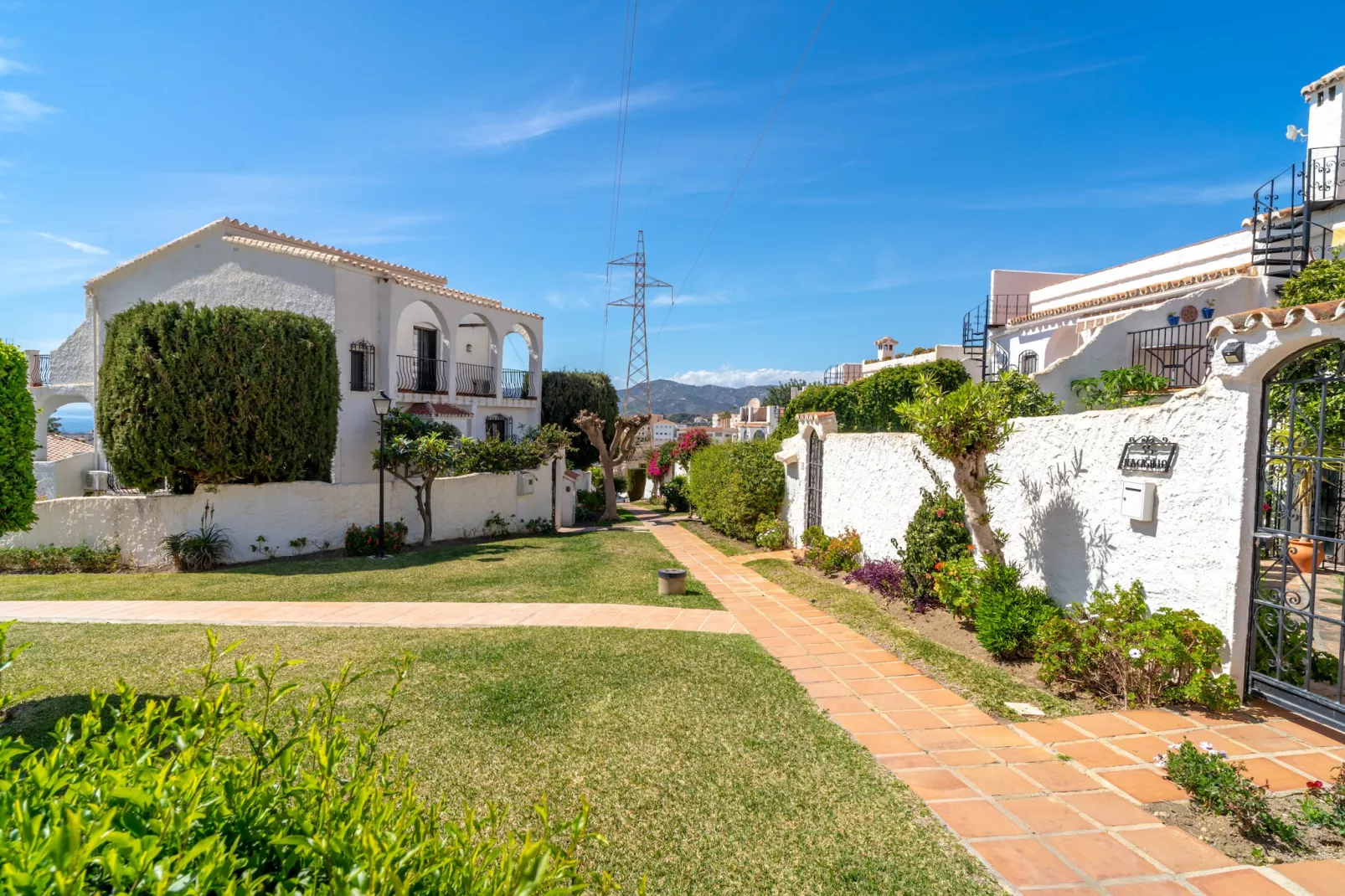 Los Naranjos 25A Private Pool Capistrano Village-Buitenkant zomer
