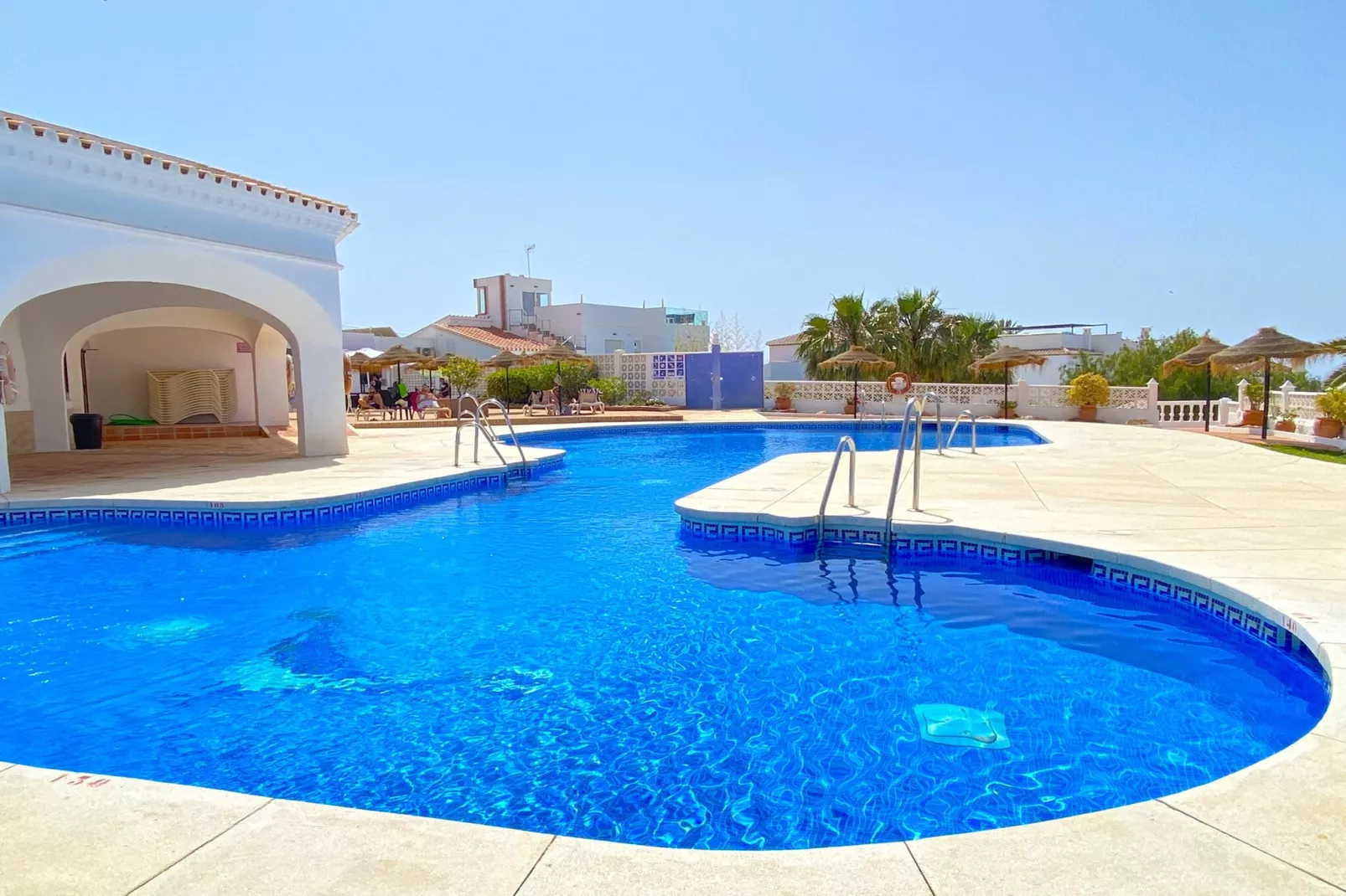 Capistrano Playa 715 by Casasol-Zwembad