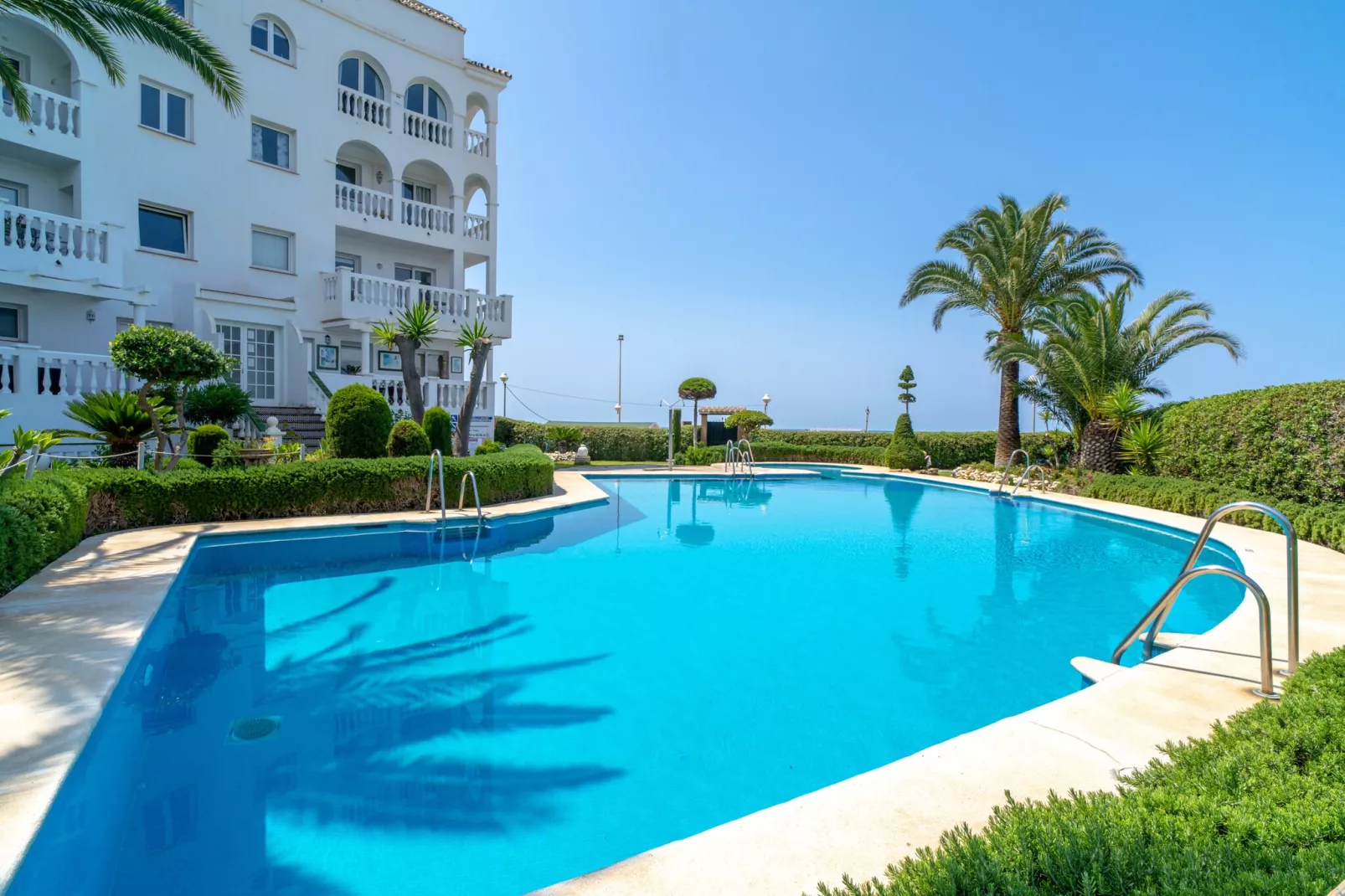 Stella Maris Beachfront 3A by Casasol-Zwembad