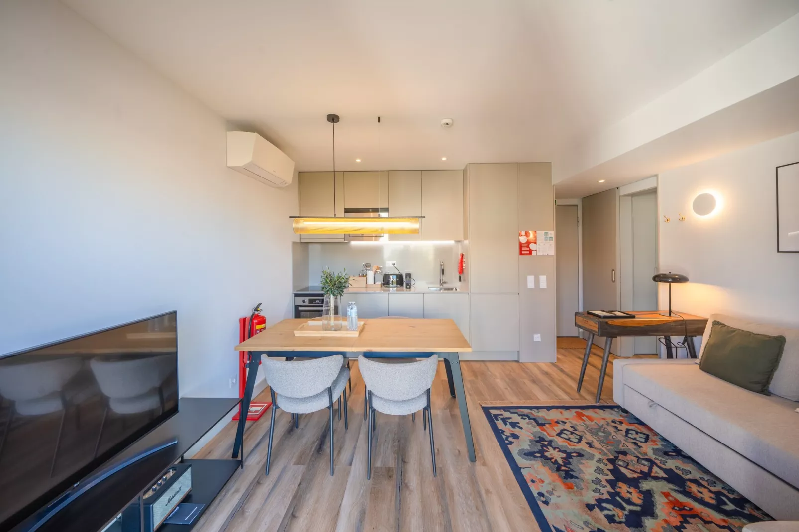 Feel Porto Firmeza Coworking & Flat 1.1-Woonkamer