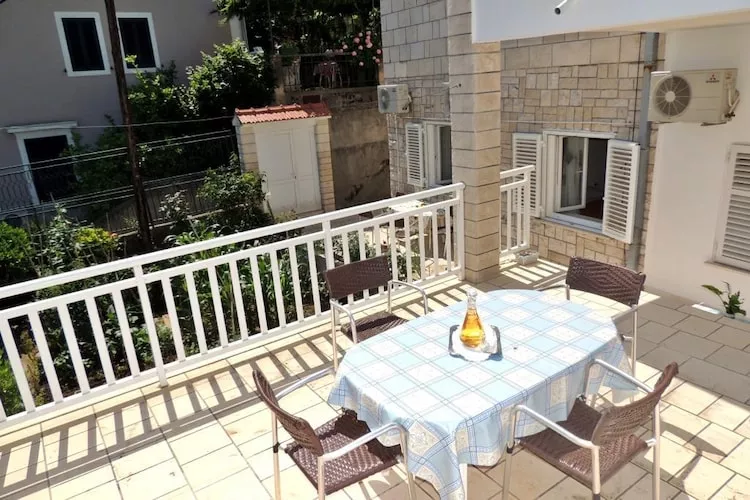 Apartments Majkovica- Studio with Terrace-Terras