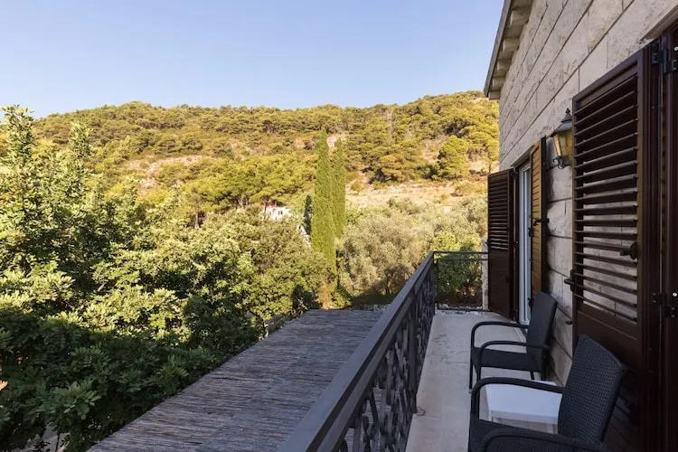 Rooms Villa Bašica - Comfort Double Room with Balcony and Sea View (Soba 3)-Terrasbalkon