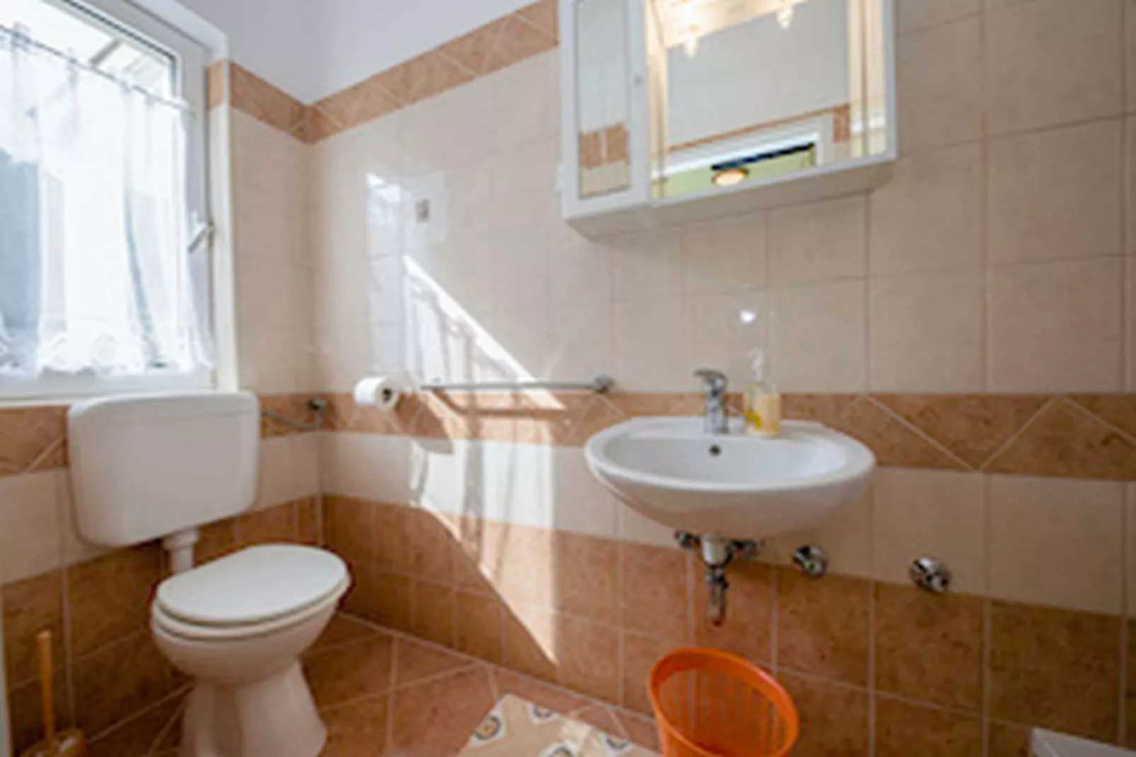 Apartments & Rooms Green Bay - Double Room with Balcony  (Room 4)-Badkamer