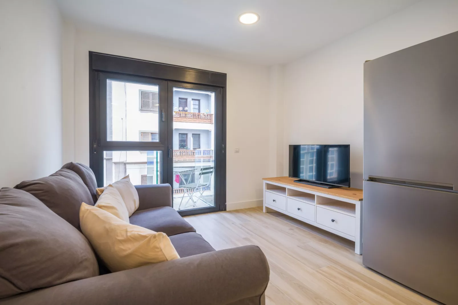 Deluxe Beachside 2C By CanariasGetaway-Woonkamer