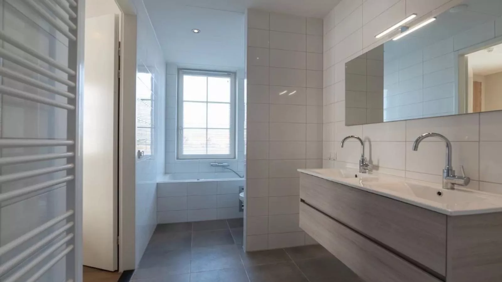 SeaLuxe Suite-Badkamer