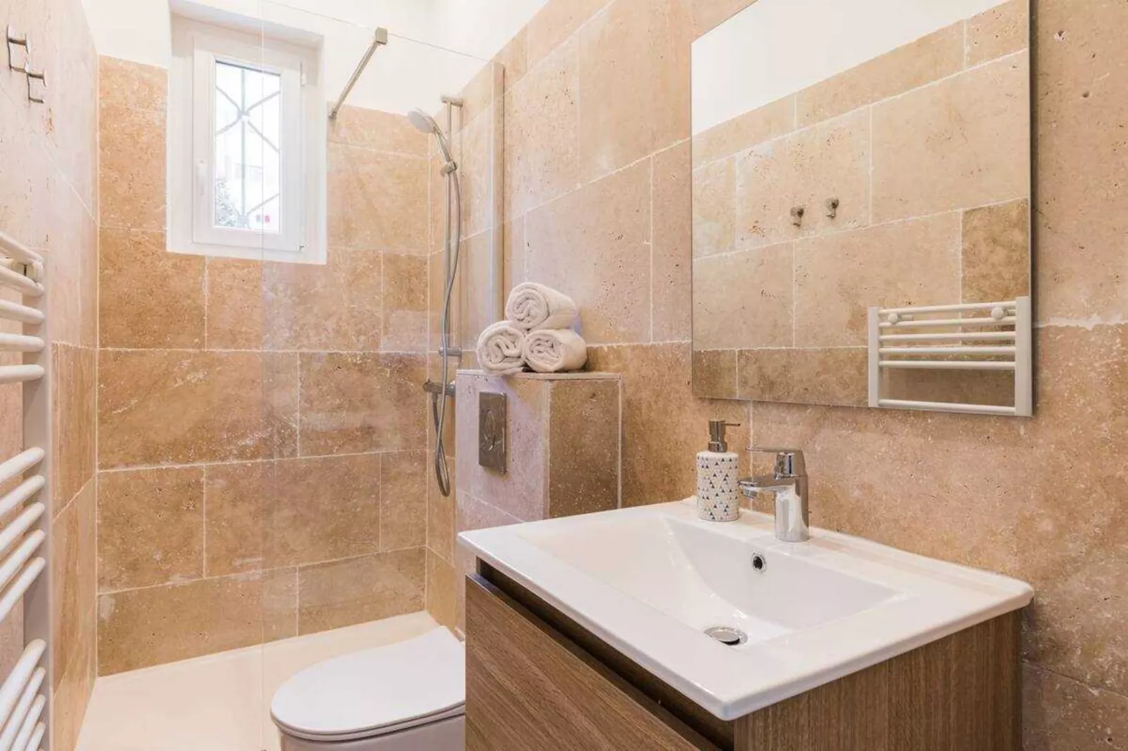 NS-248-LAFAYETTE-Badkamer