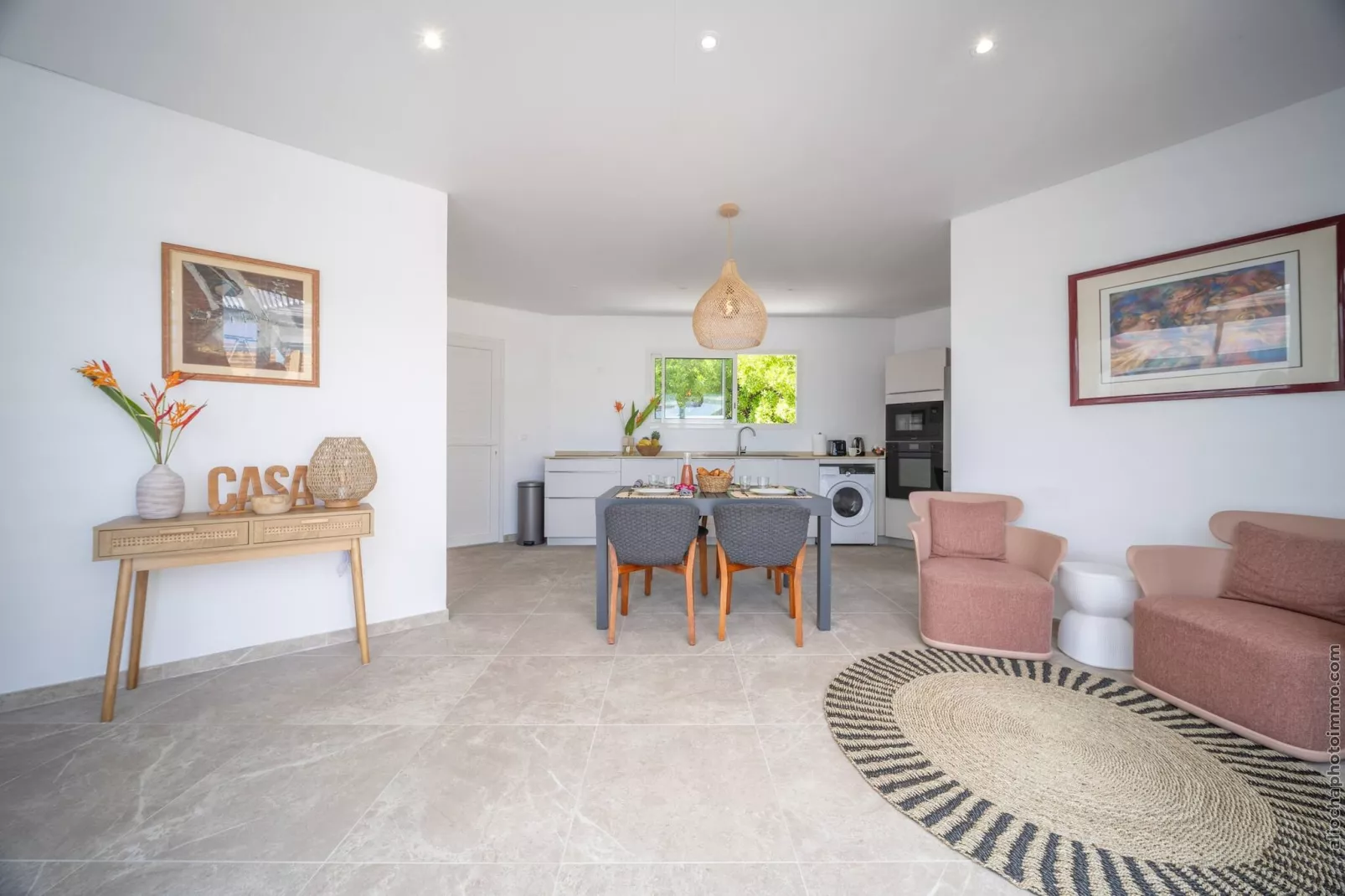 Villa de Charme: Piscine, Plage à 5 min-Woonkamer