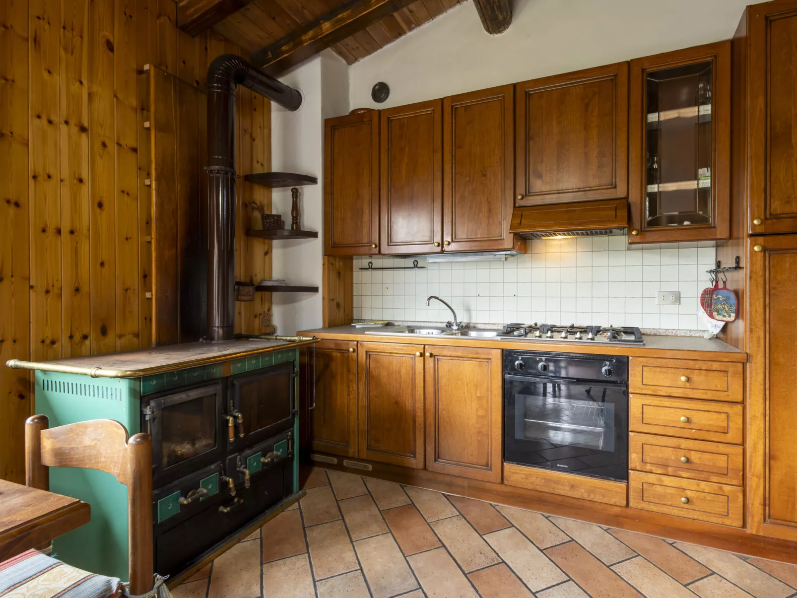Moncucco Mountain Home-Binnen