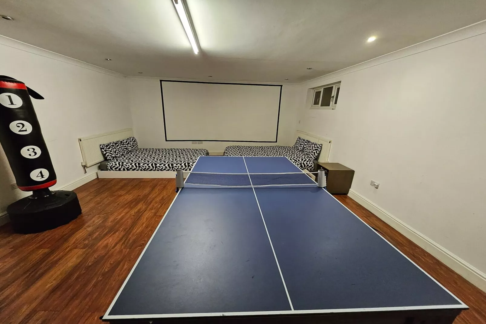 Standard Single Room - Shared_EN_WOR002-Slaapkamer