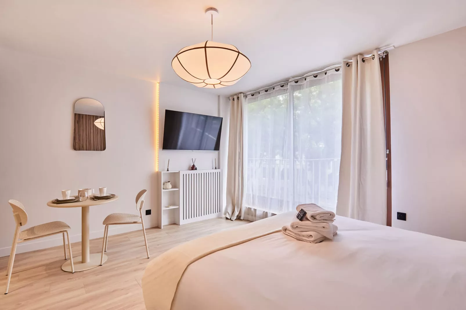 SUITE CHARONNE-Niet-getagd