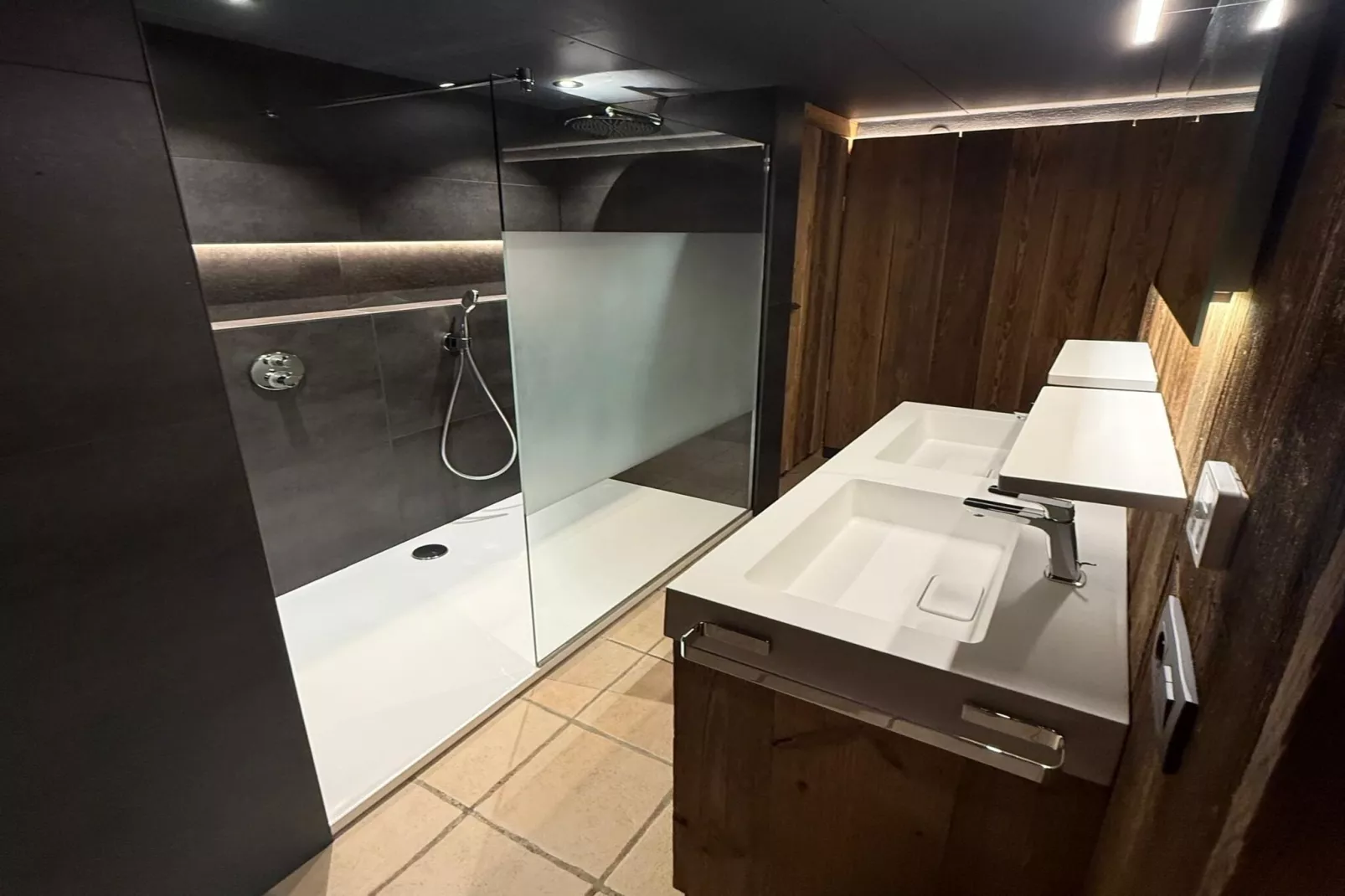 Les Vieilles Pierres-Badkamer