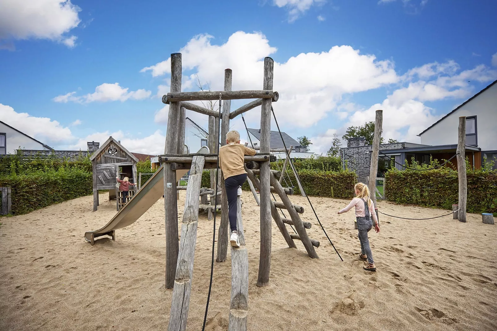 Buitenhof De Leistert 23 - Tuinen zomer