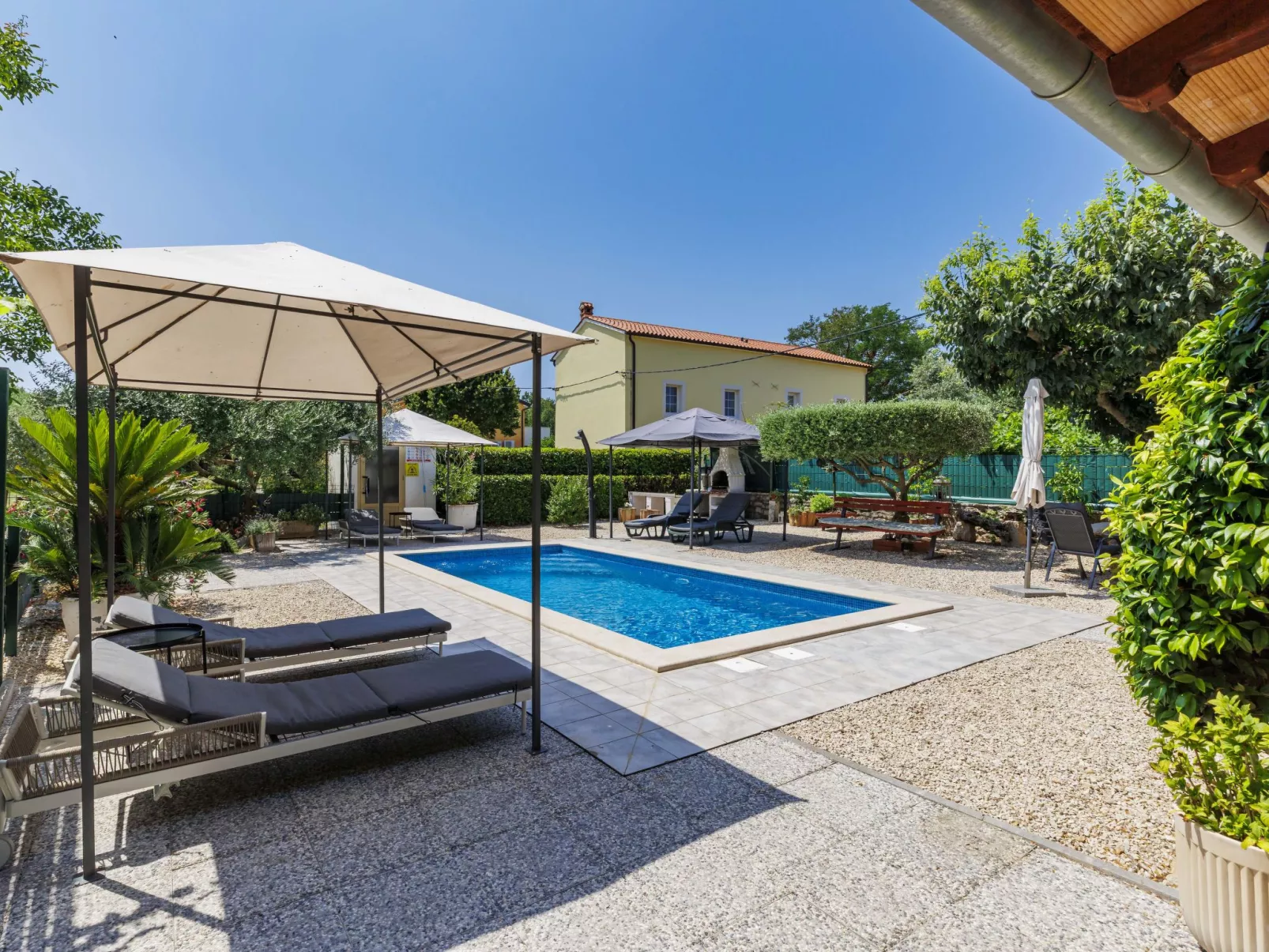 Villa Lucky-Buiten