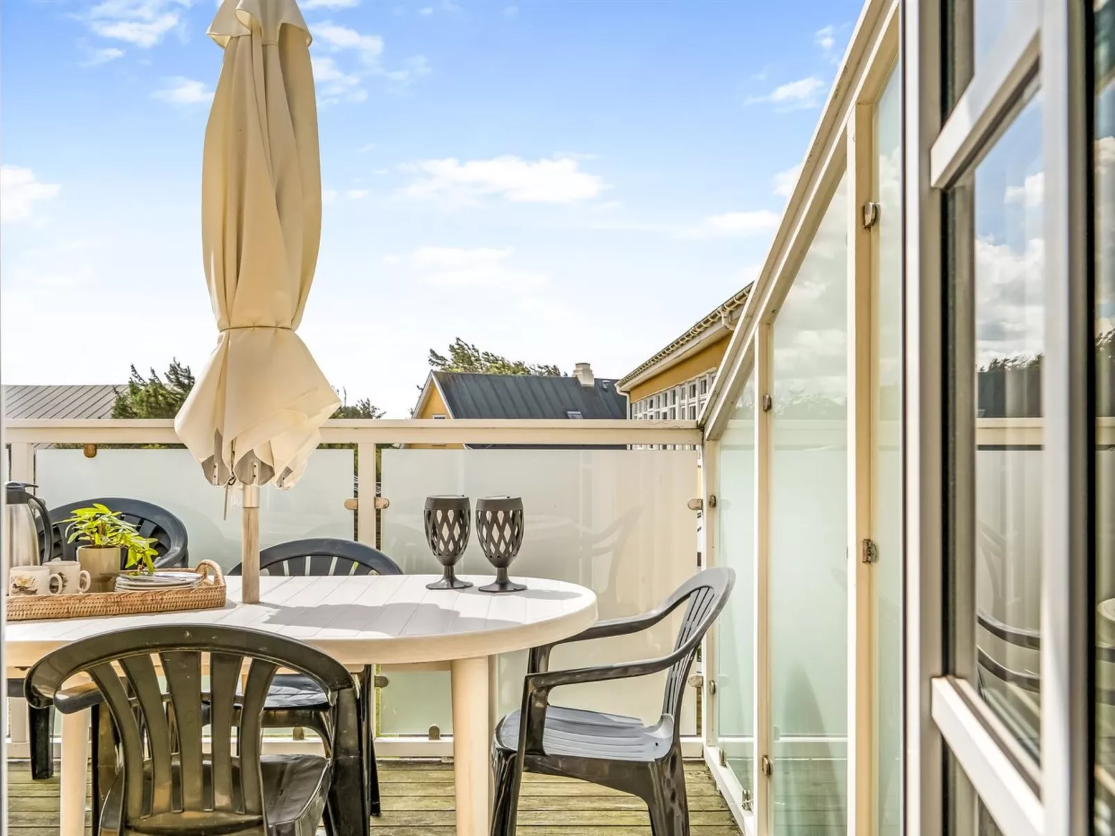 "Jördis" - 150m from the sea-Buiten