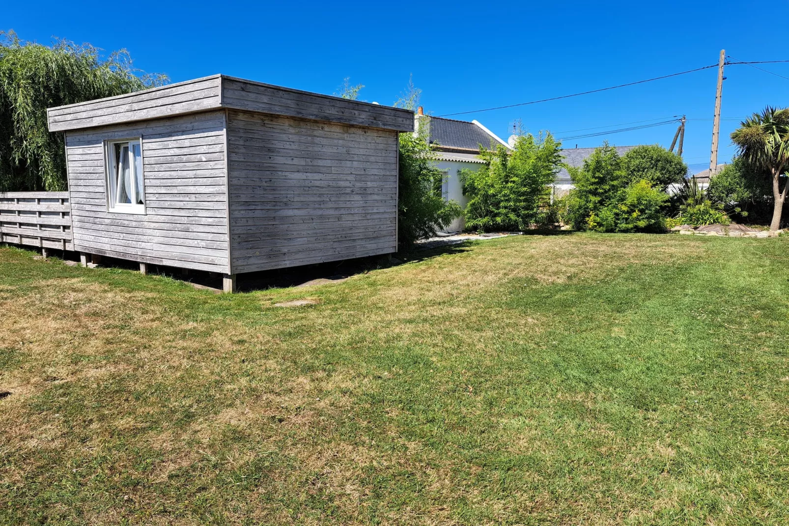 Ferienhaus in unmittelbarer Strandnähe Cléder-Tuinen zomer