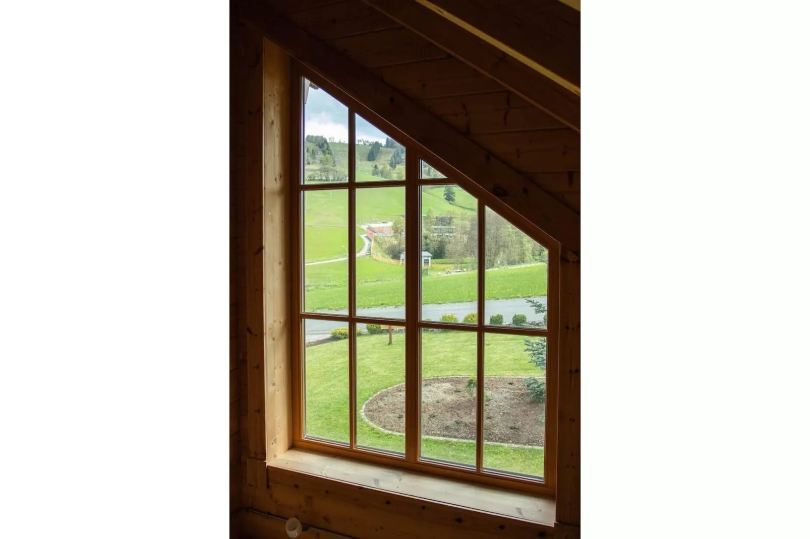 Luxus Blockhaus B-Uitzicht zomer