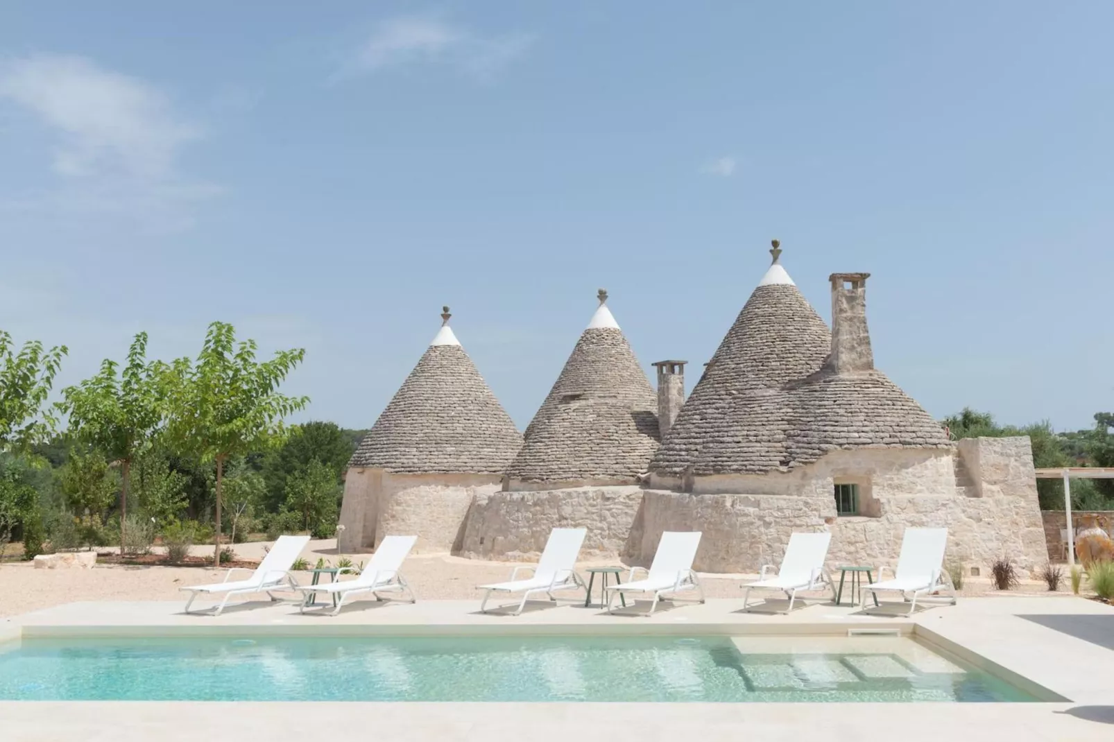 Trulli Petralux in Valle d'Itria-Image-tags.
