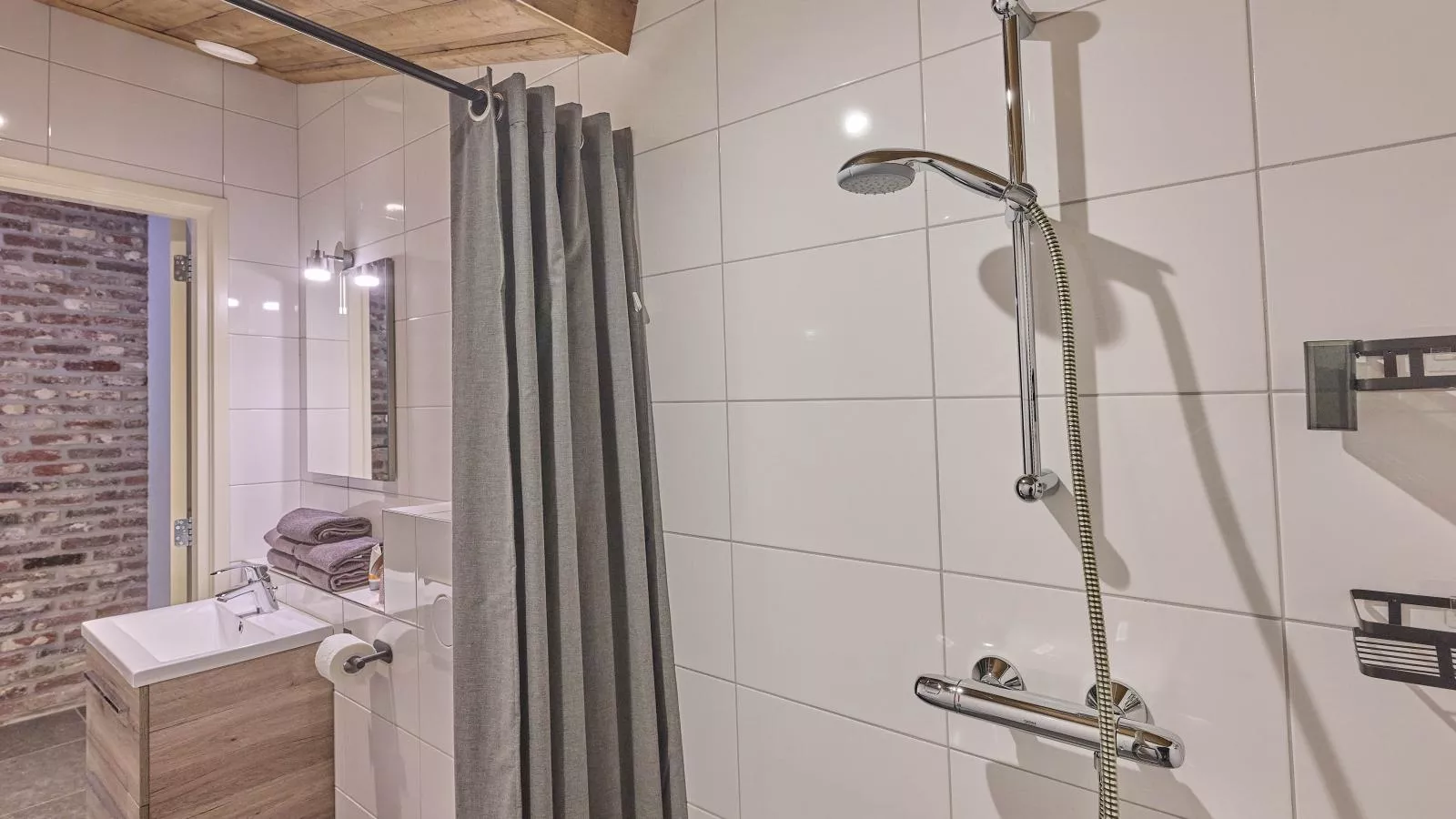 Op de Beemd-Badkamer
