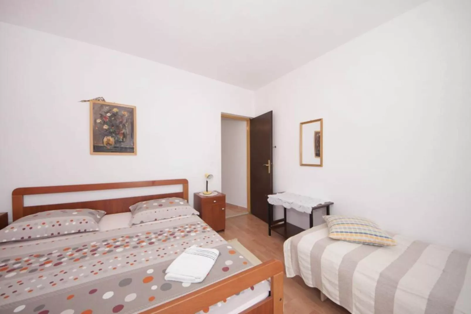 Apartments Mira -One Bedroom Apartment with Terrace and Sea View(A1)-Slaapkamer