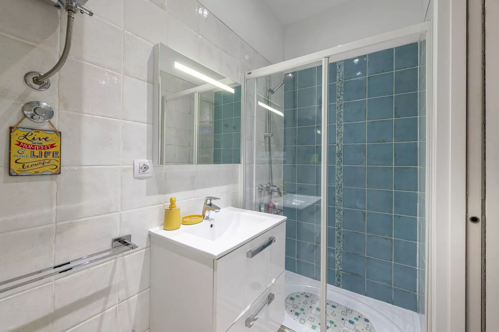 L & L Old Town Apartments - Studio Apartment ( Lacroma)-Badkamer