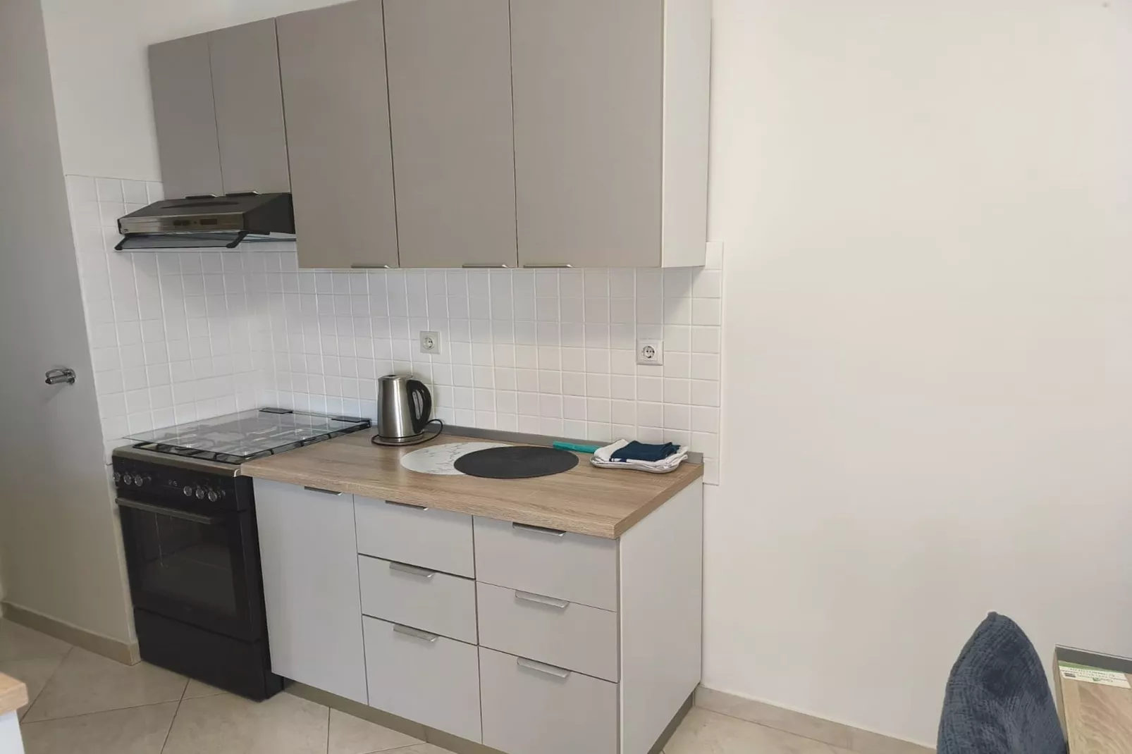 Apartment Alba - Three Bedroom Apartment with Loggia-Keuken
